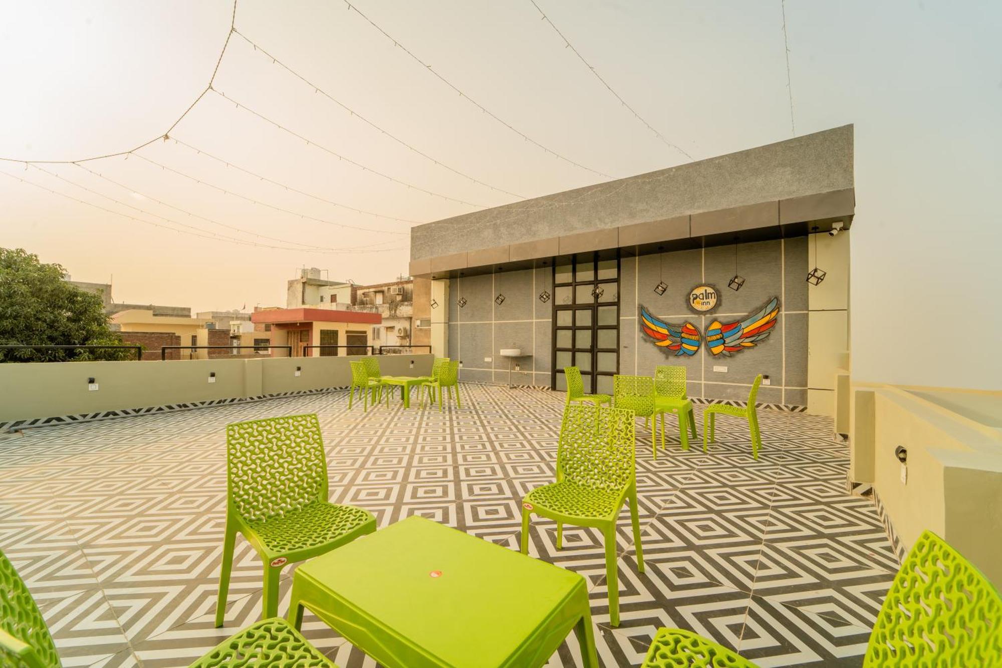 Hotel Palm Mansarovar