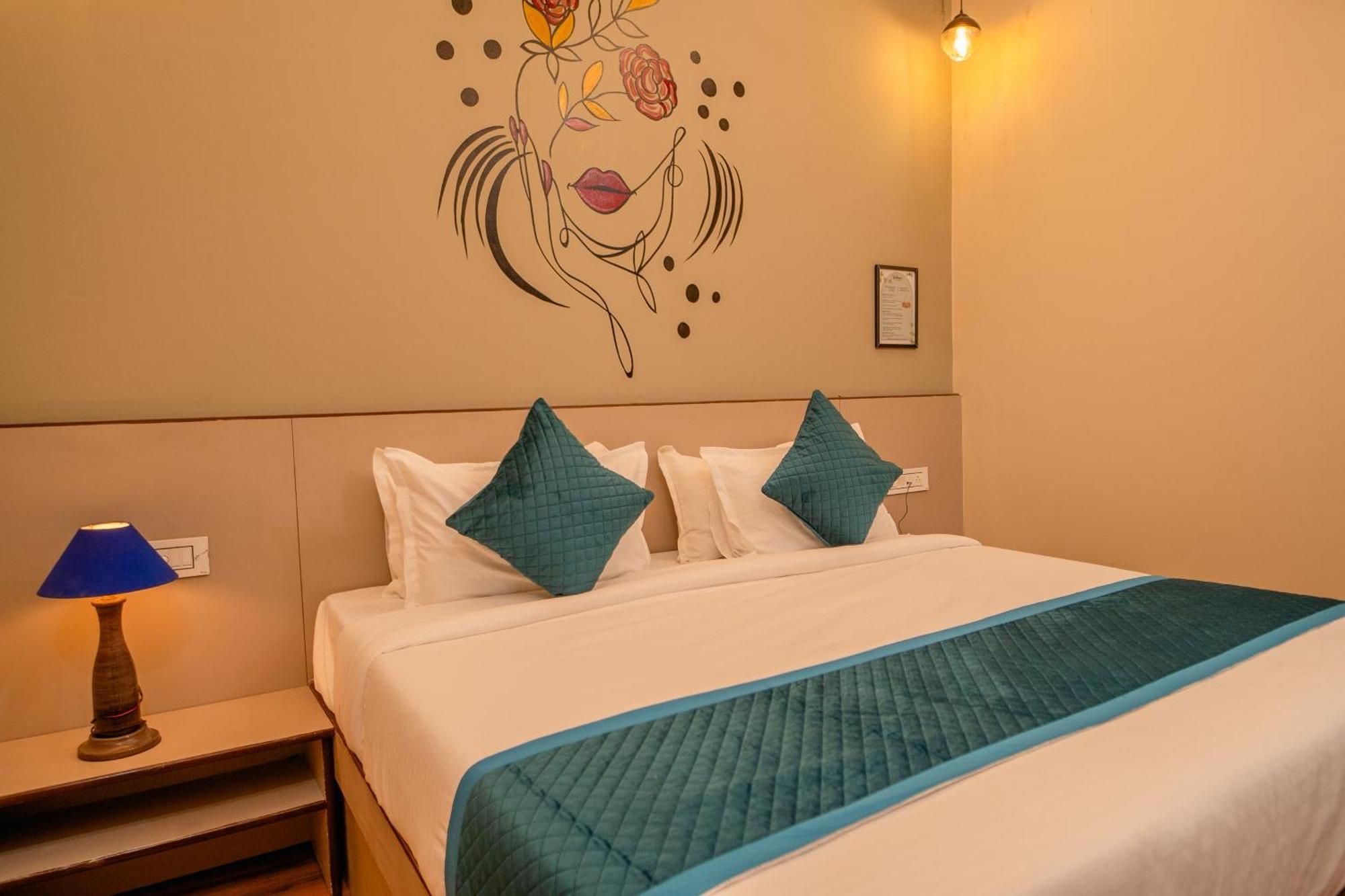 Hotel Palm Mansarovar 3*