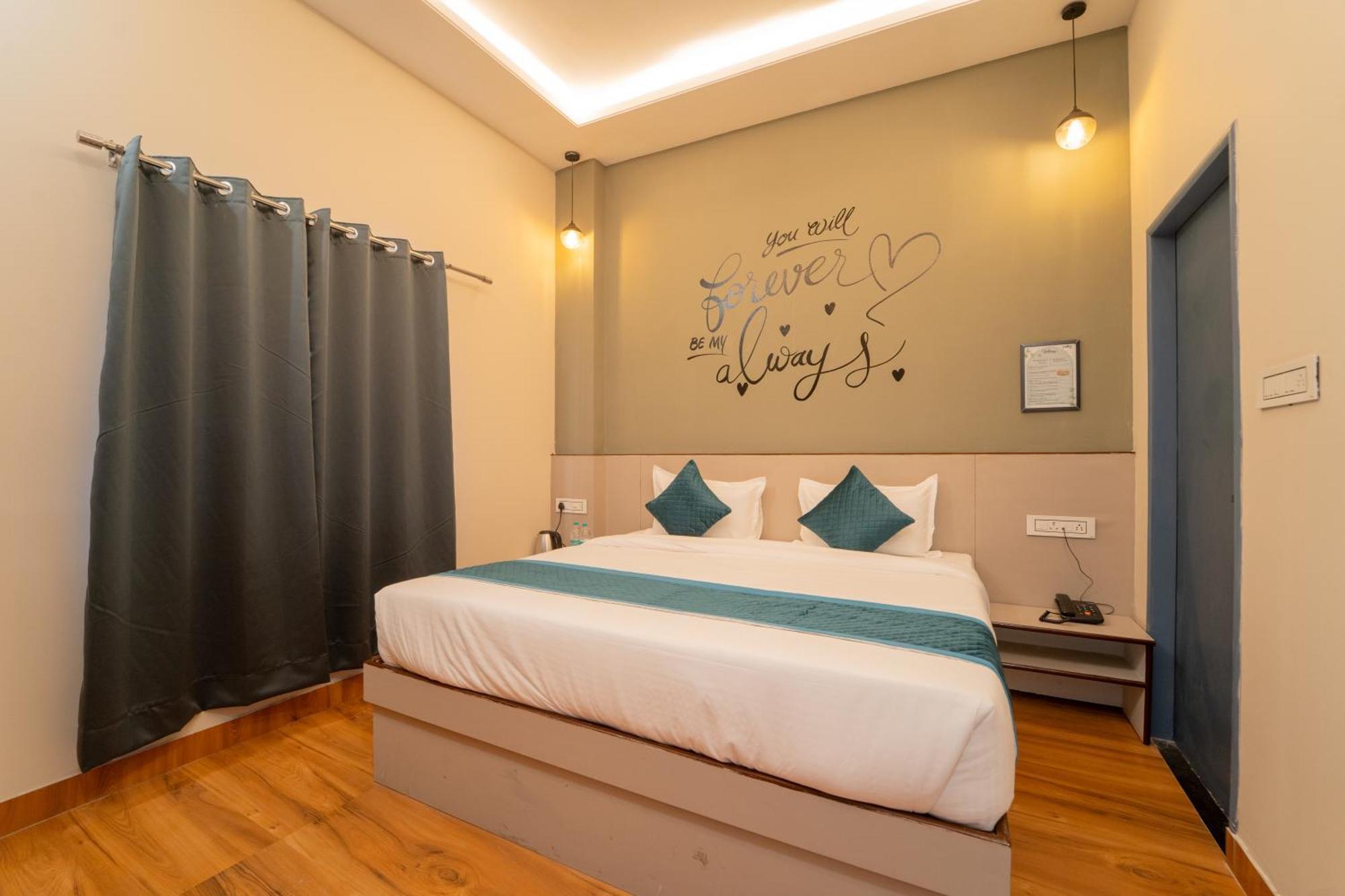Hotel Palm Mansarovar Jaipur