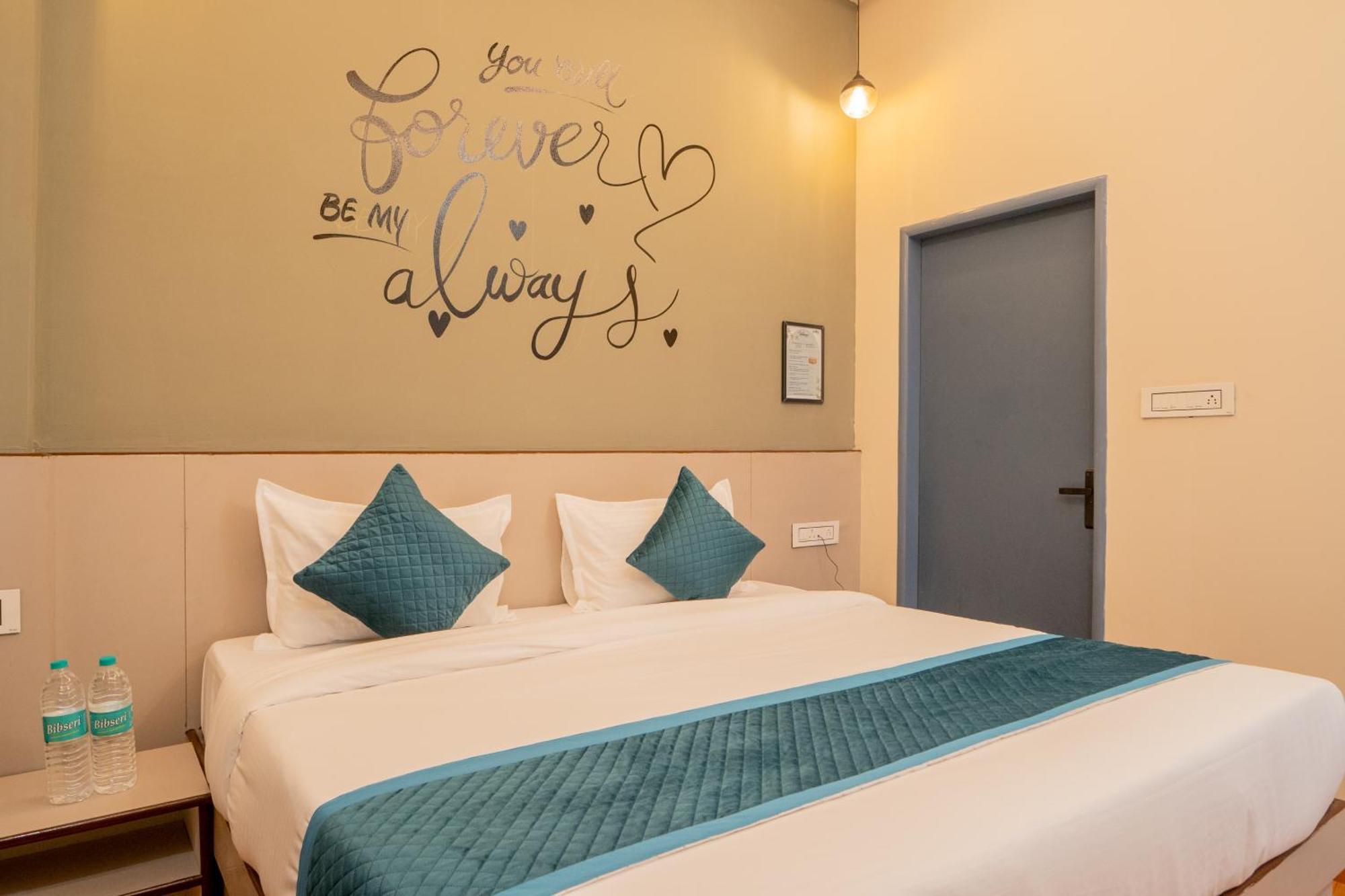 Palm Mansarovar Hotel 3*