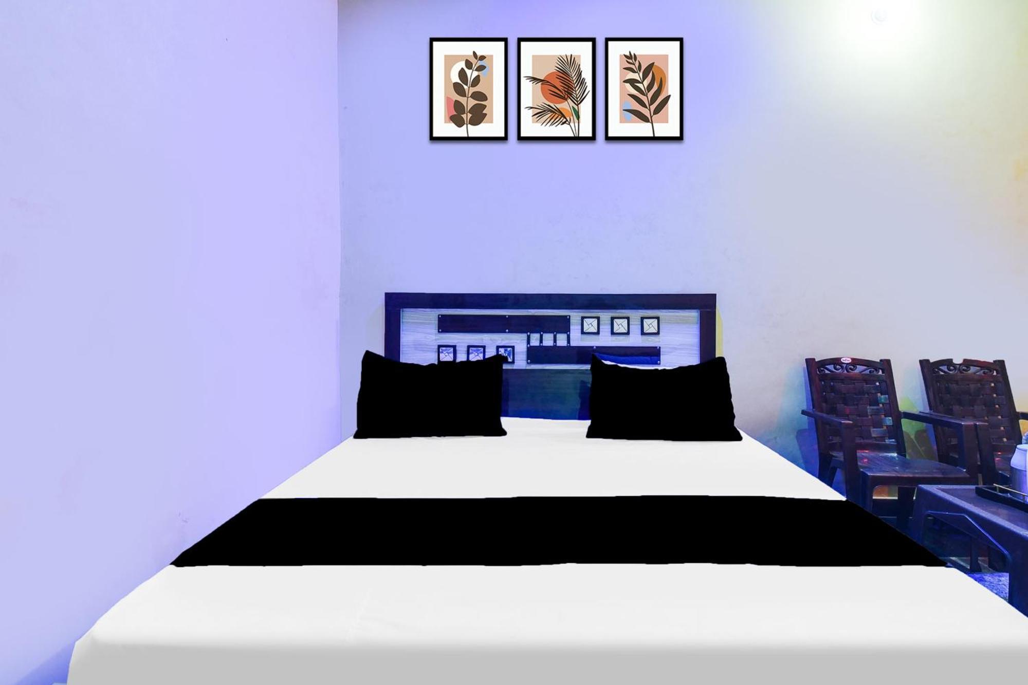 Spot On Town Palace 2*
