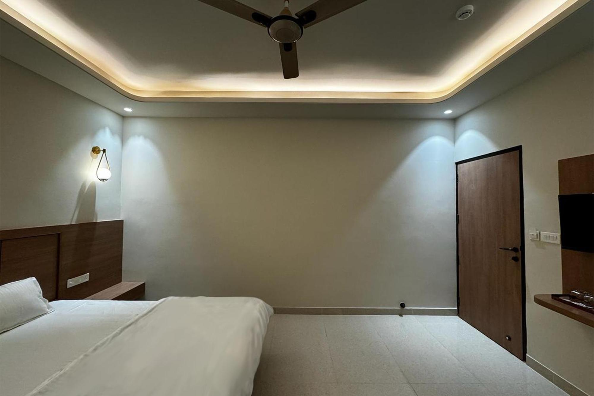 Neel Kamal Hotel