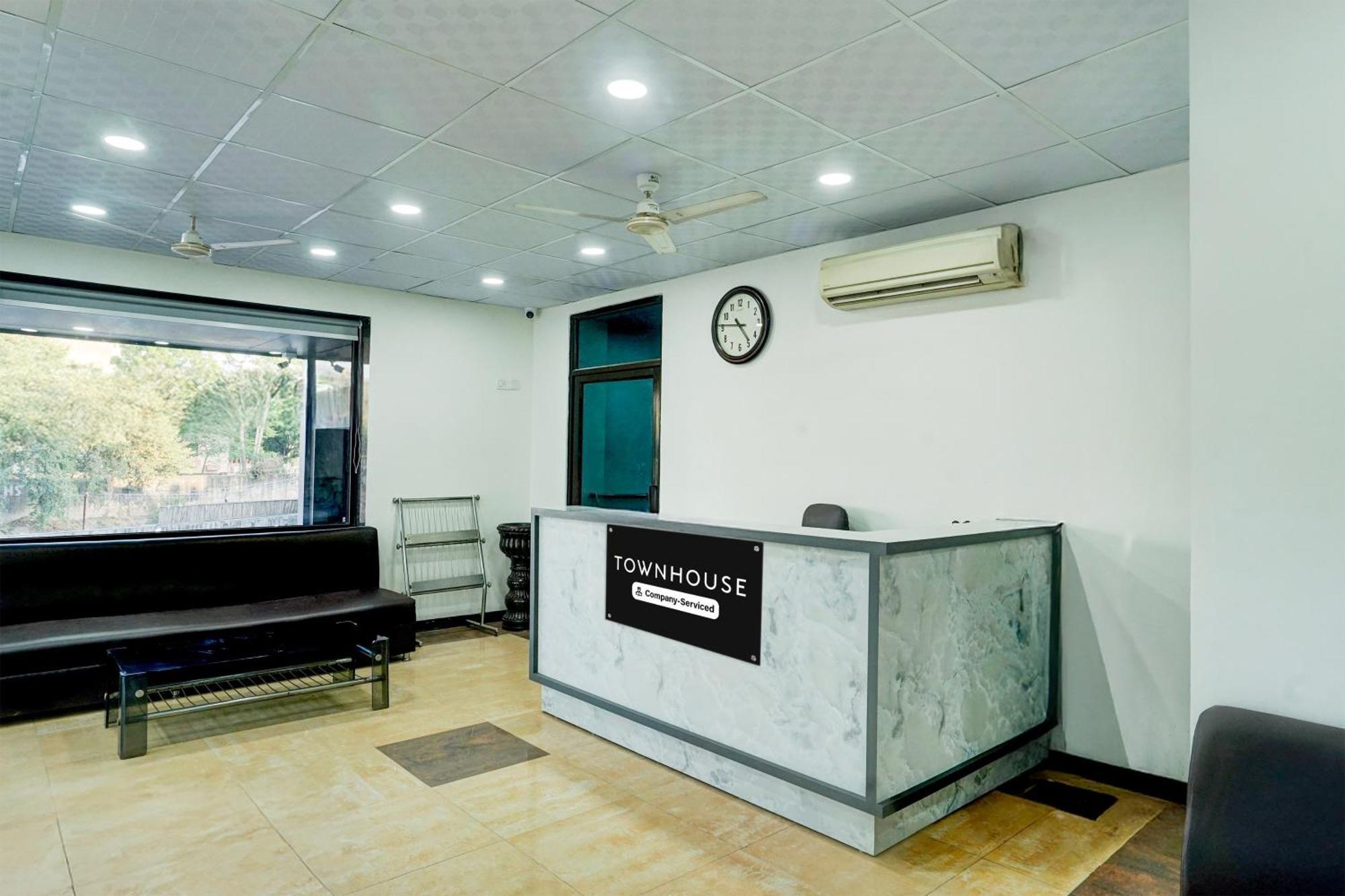 Super Townhouse Girdhar Marg Formerly Srida Jaipur