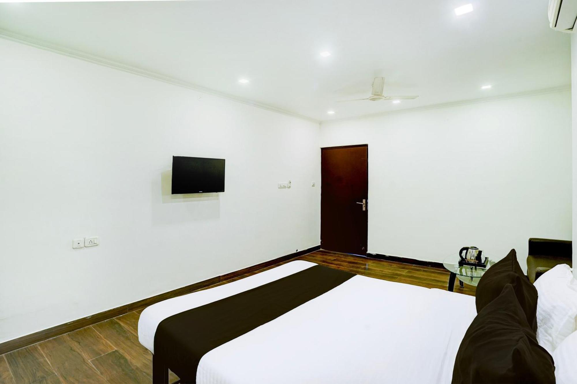 Super Townhouse Girdhar Marg Formerly Srida
