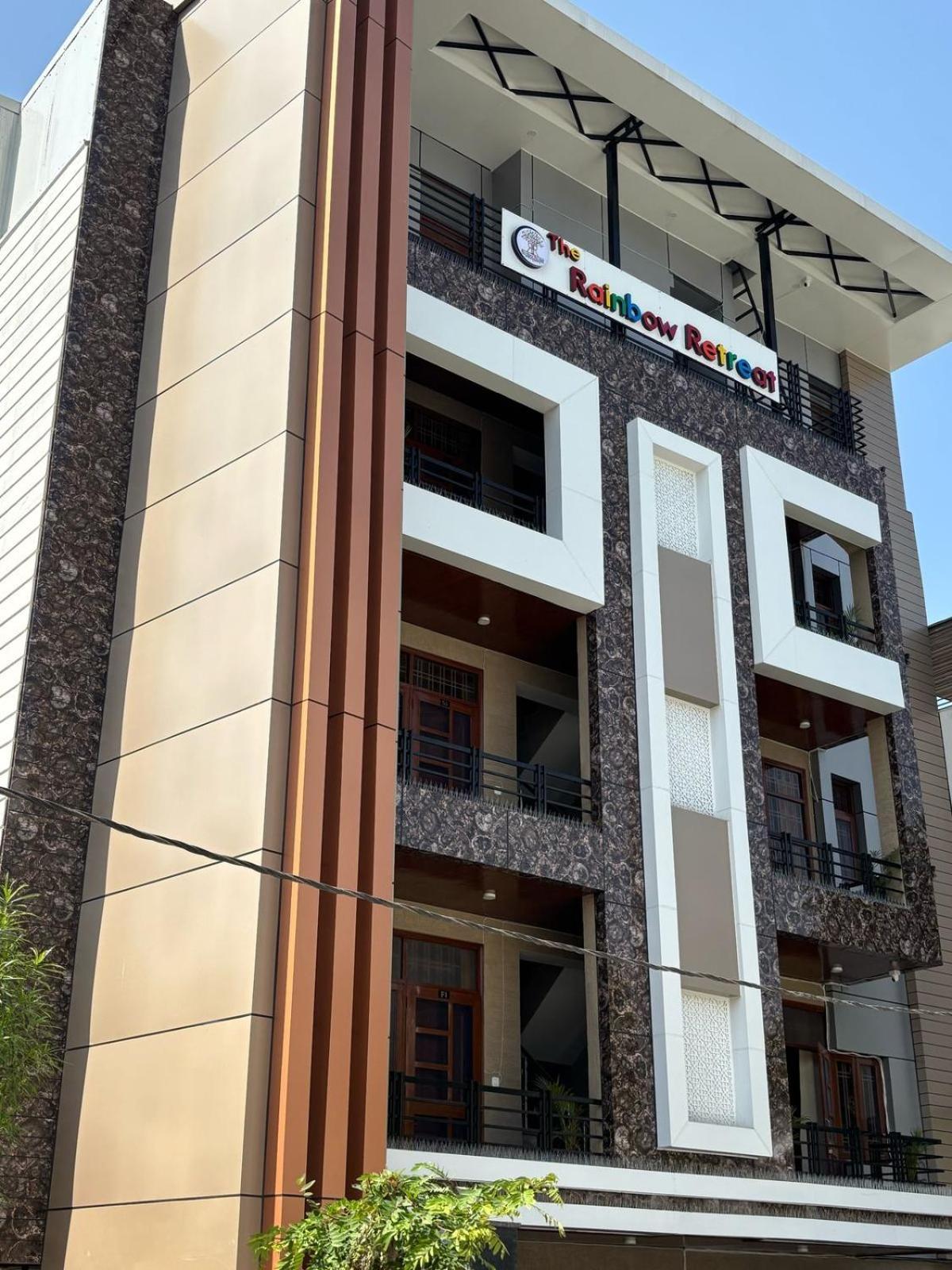The Rainbow Retreat By Divine Hospitality