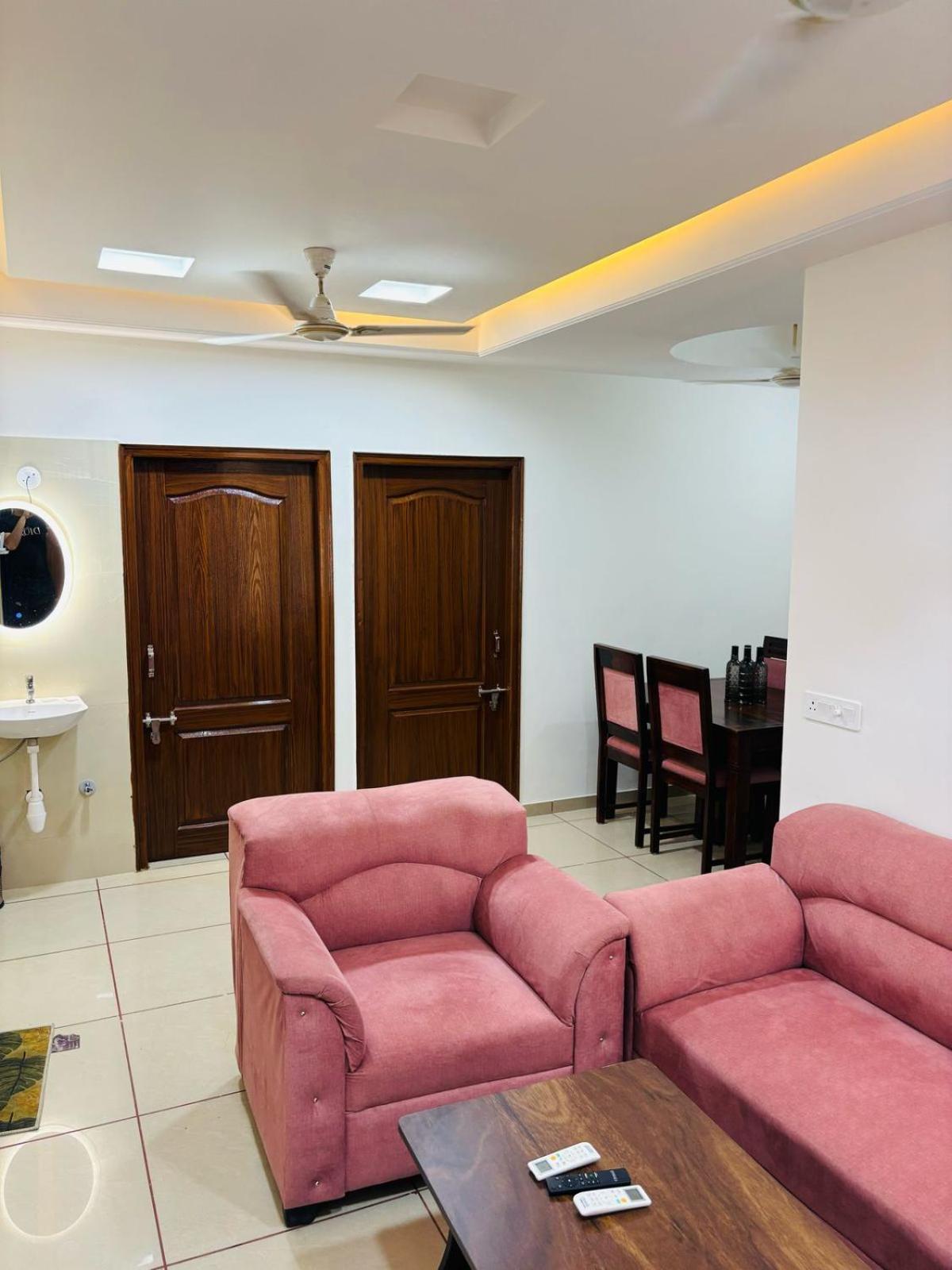 The Rainbow Retreat By Divine Hospitality