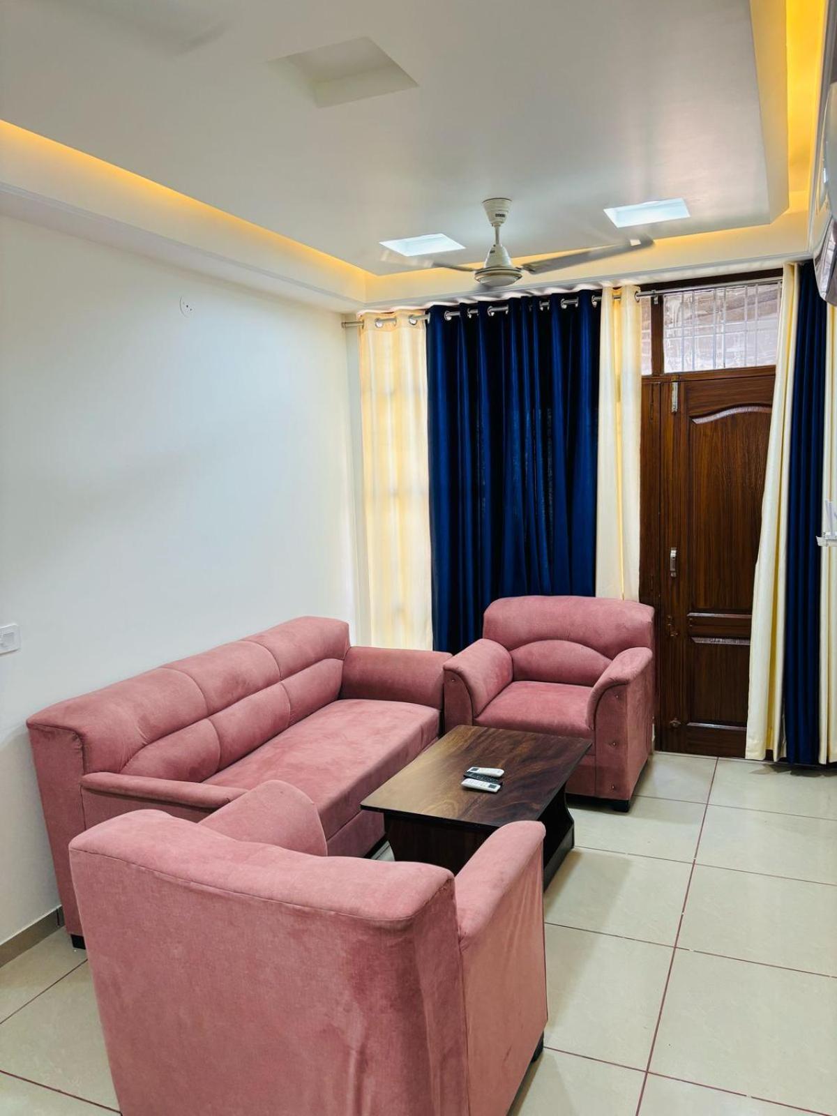 Hotel The Rainbow Retreat By Divine Hospitality