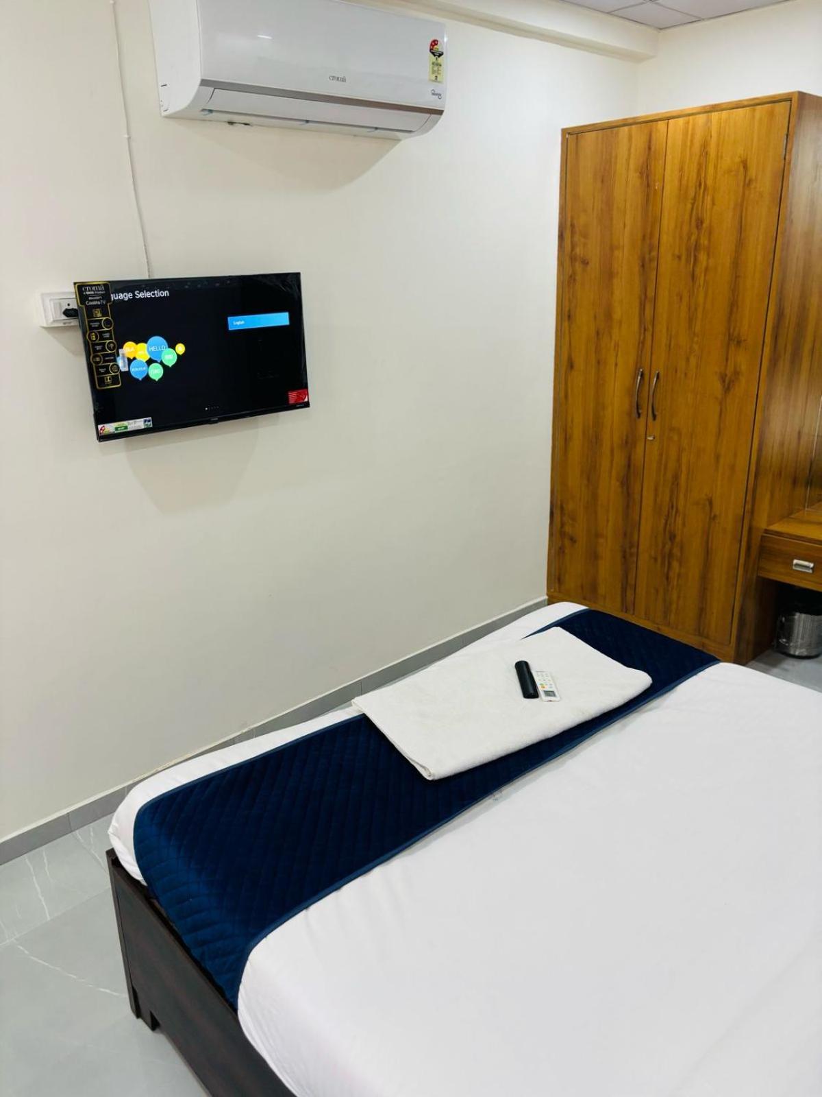 The Rainbow Retreat By Divine Hospitality Hotel