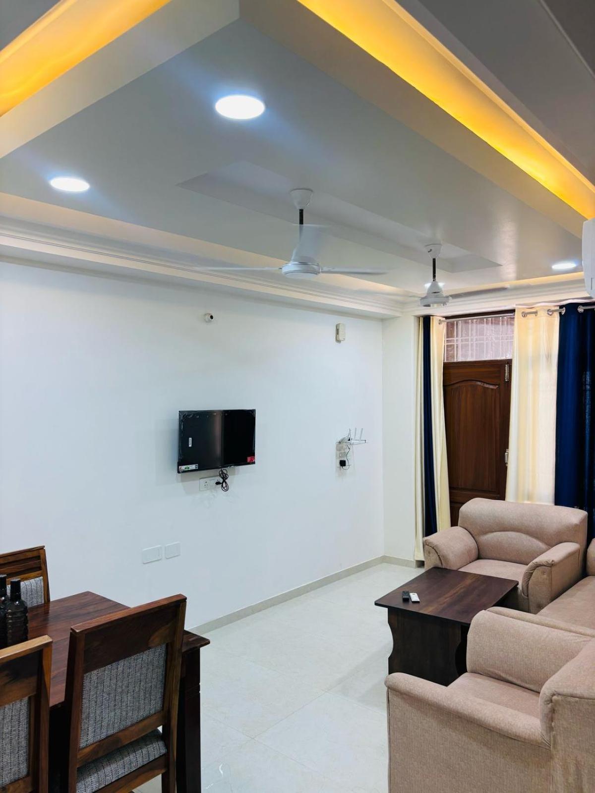 The Rainbow Retreat By Divine Hospitality 3*