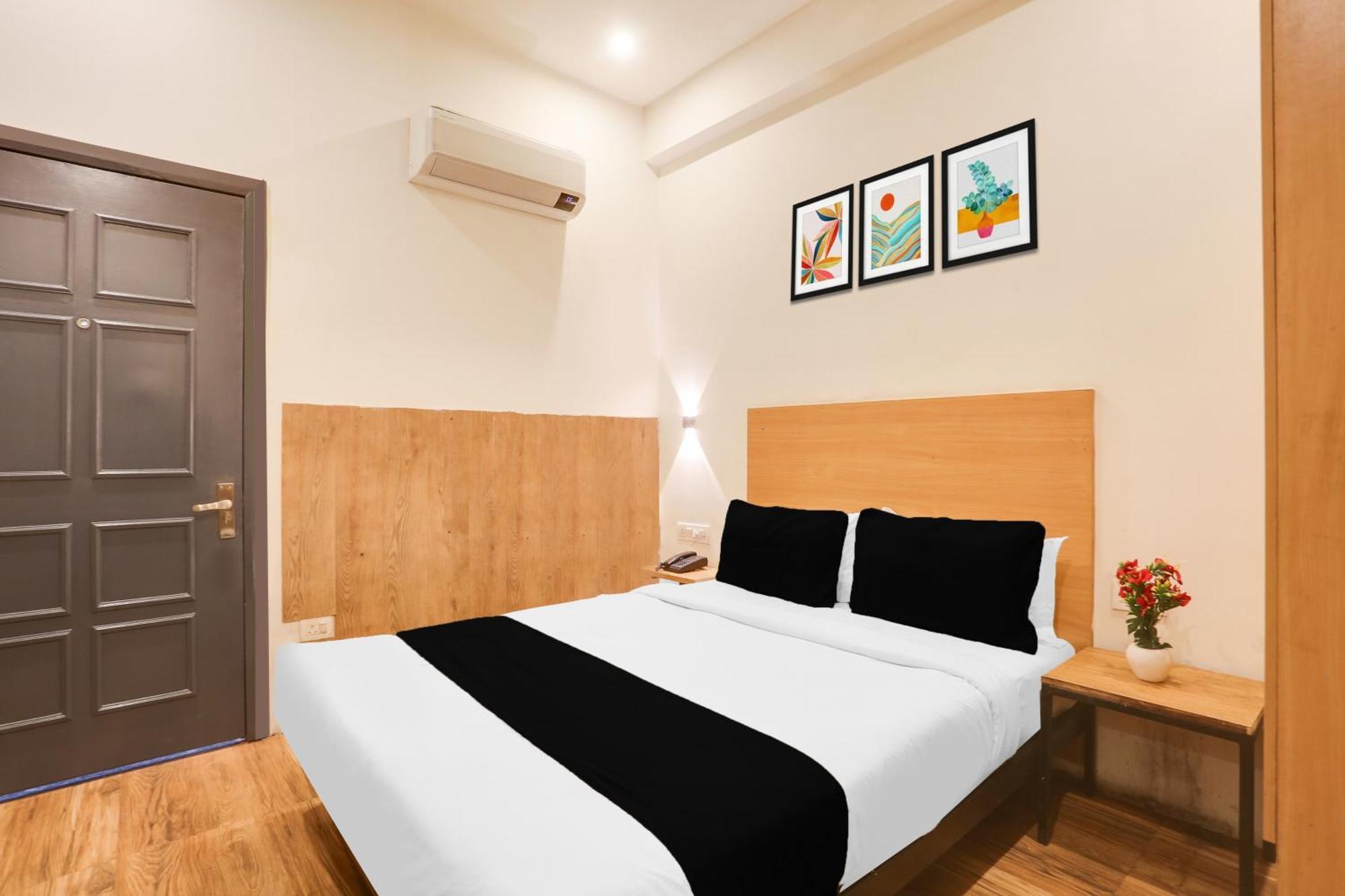 Super Townhouse Jagatpura Railway Station Formerly Buddhi Hotel *