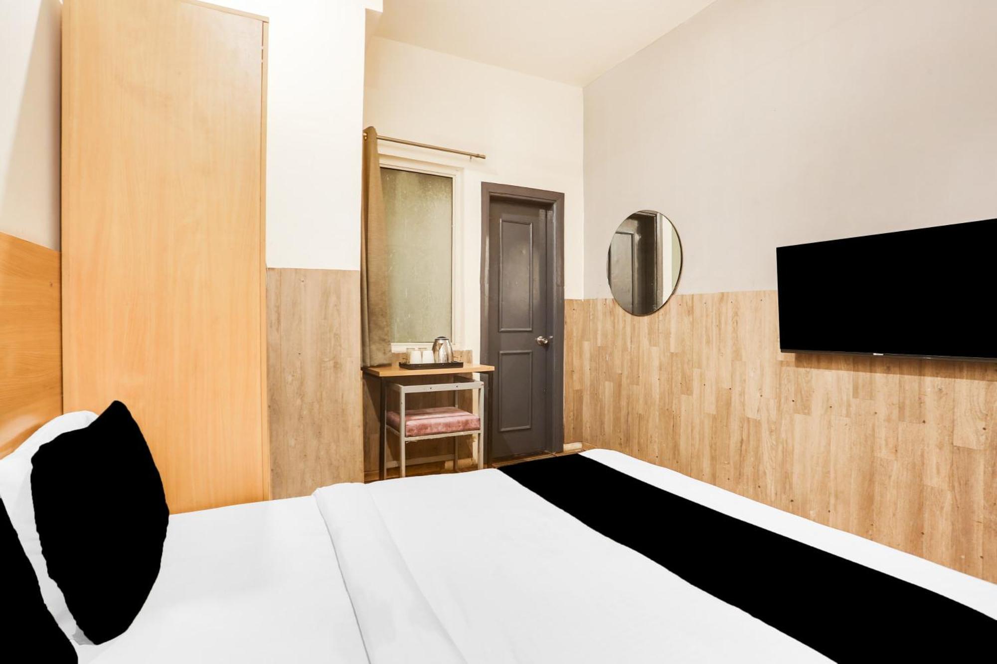 Super Townhouse Jagatpura Railway Station Formerly Buddhi Hotel *