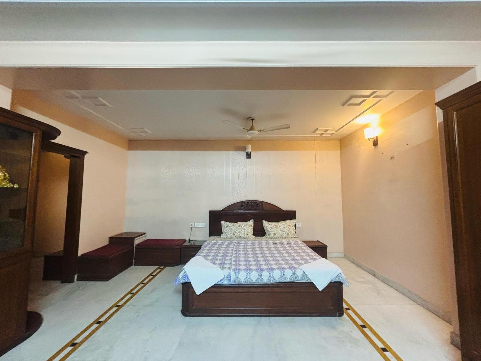 Hotel Pink Cozzy