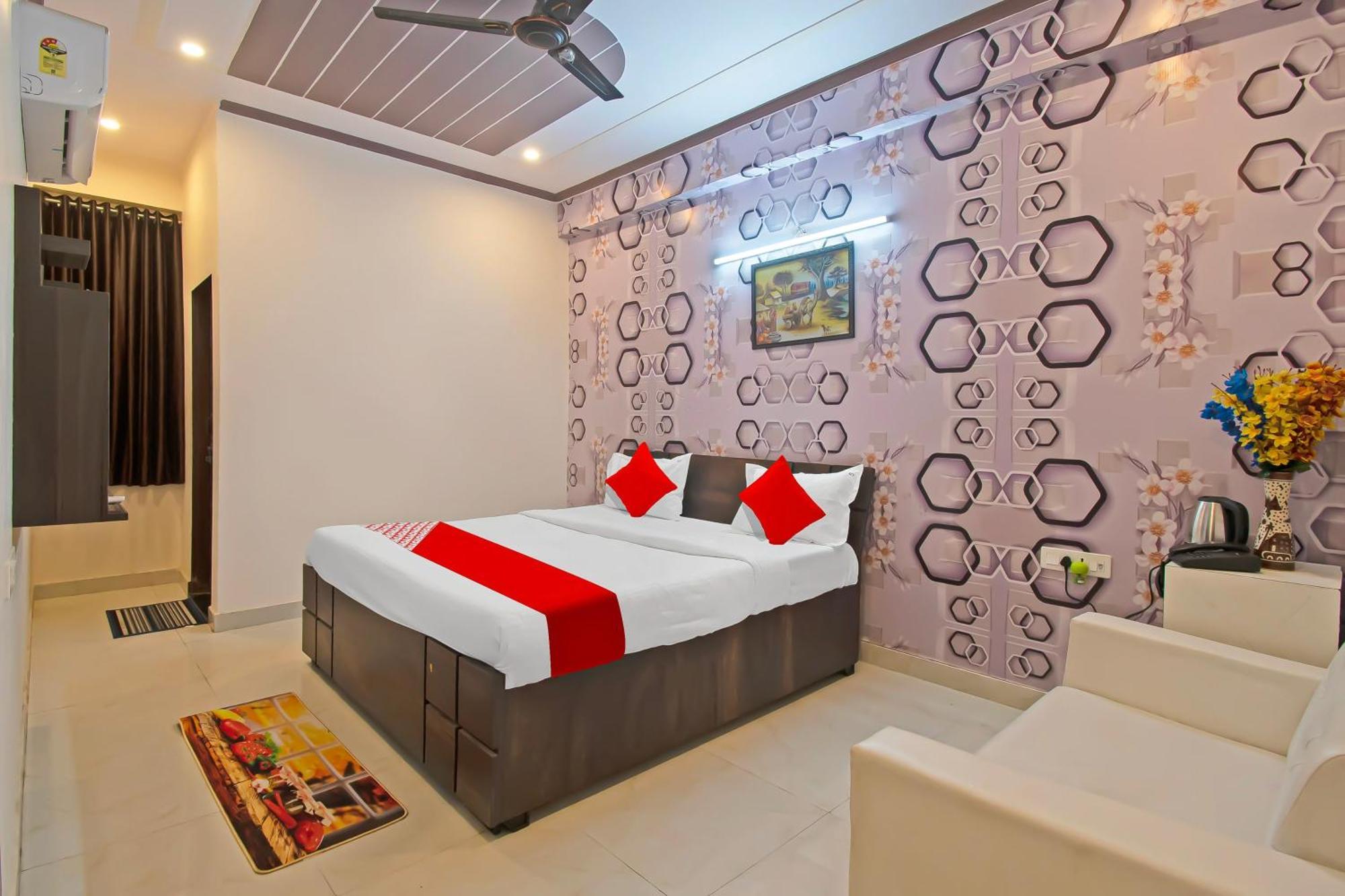O Vedansh Hotel 3*