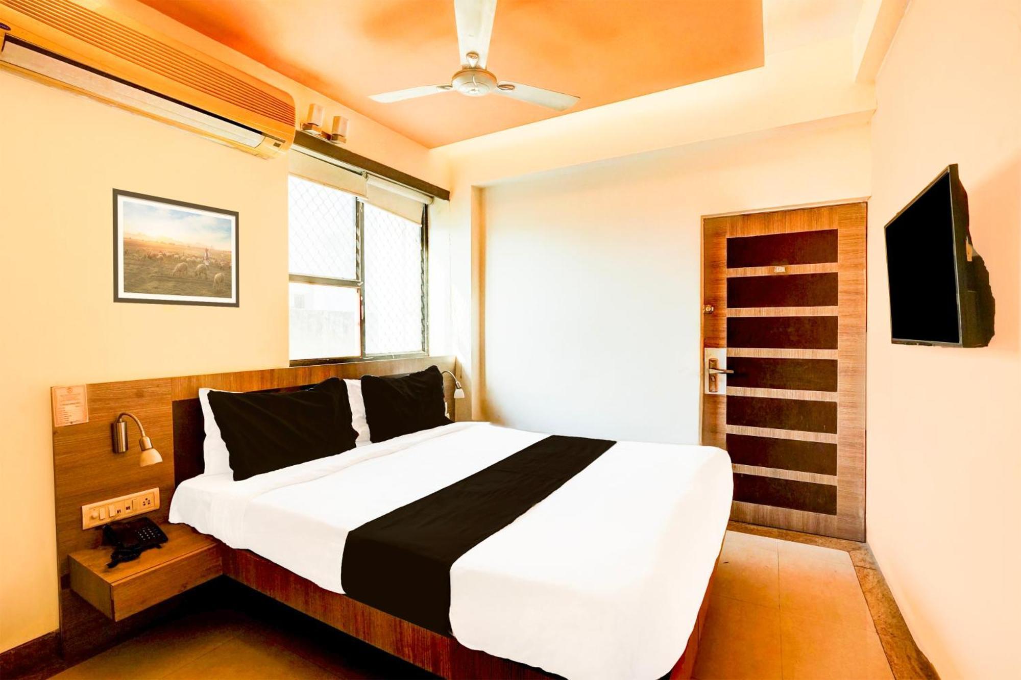 Super Collection O Adarsh Nagar Raja Park Formerly Apex Intercontinental Hotel