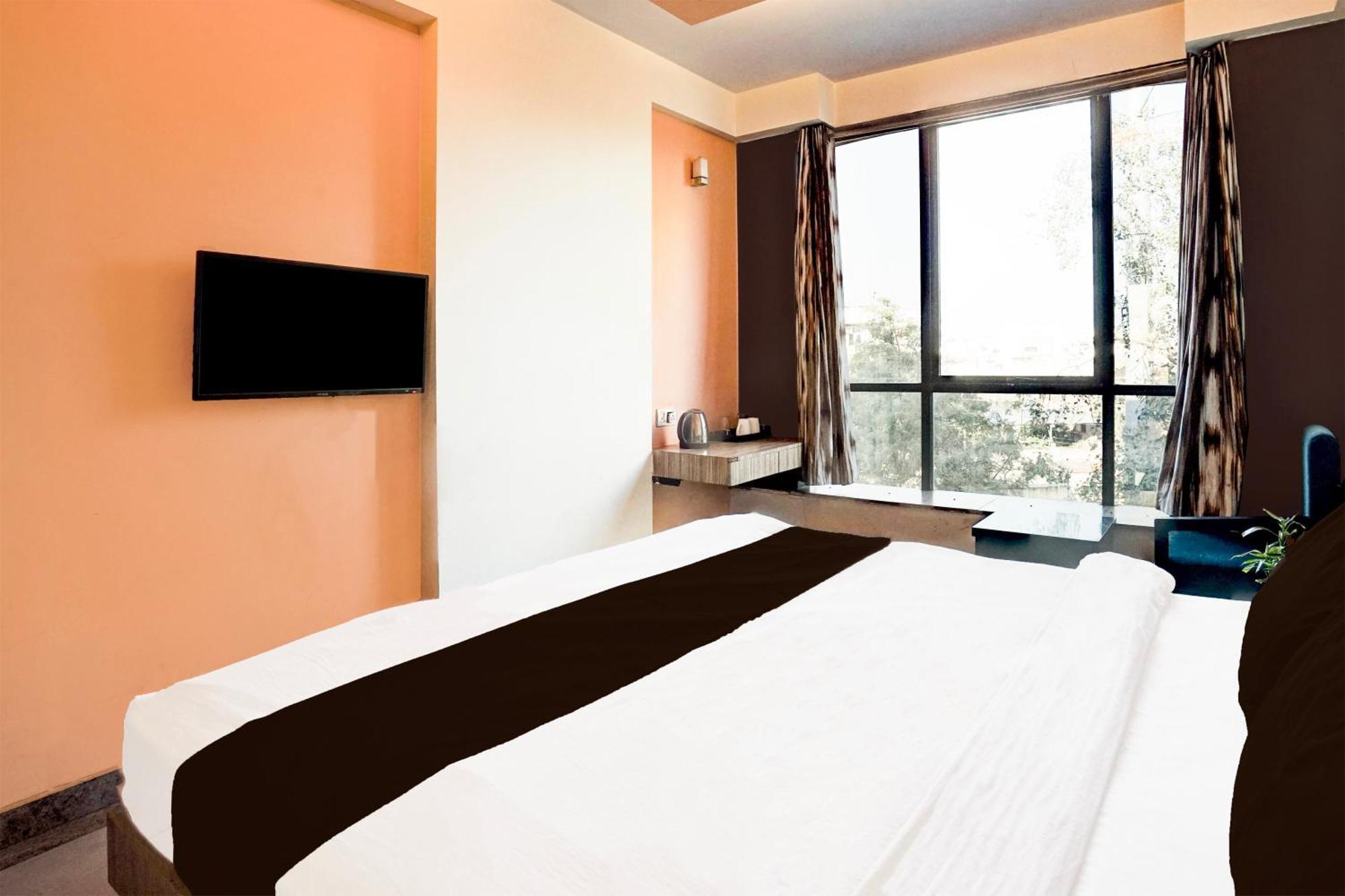 Hotel Super Collection O Adarsh Nagar Raja Park Formerly Apex Intercontinental