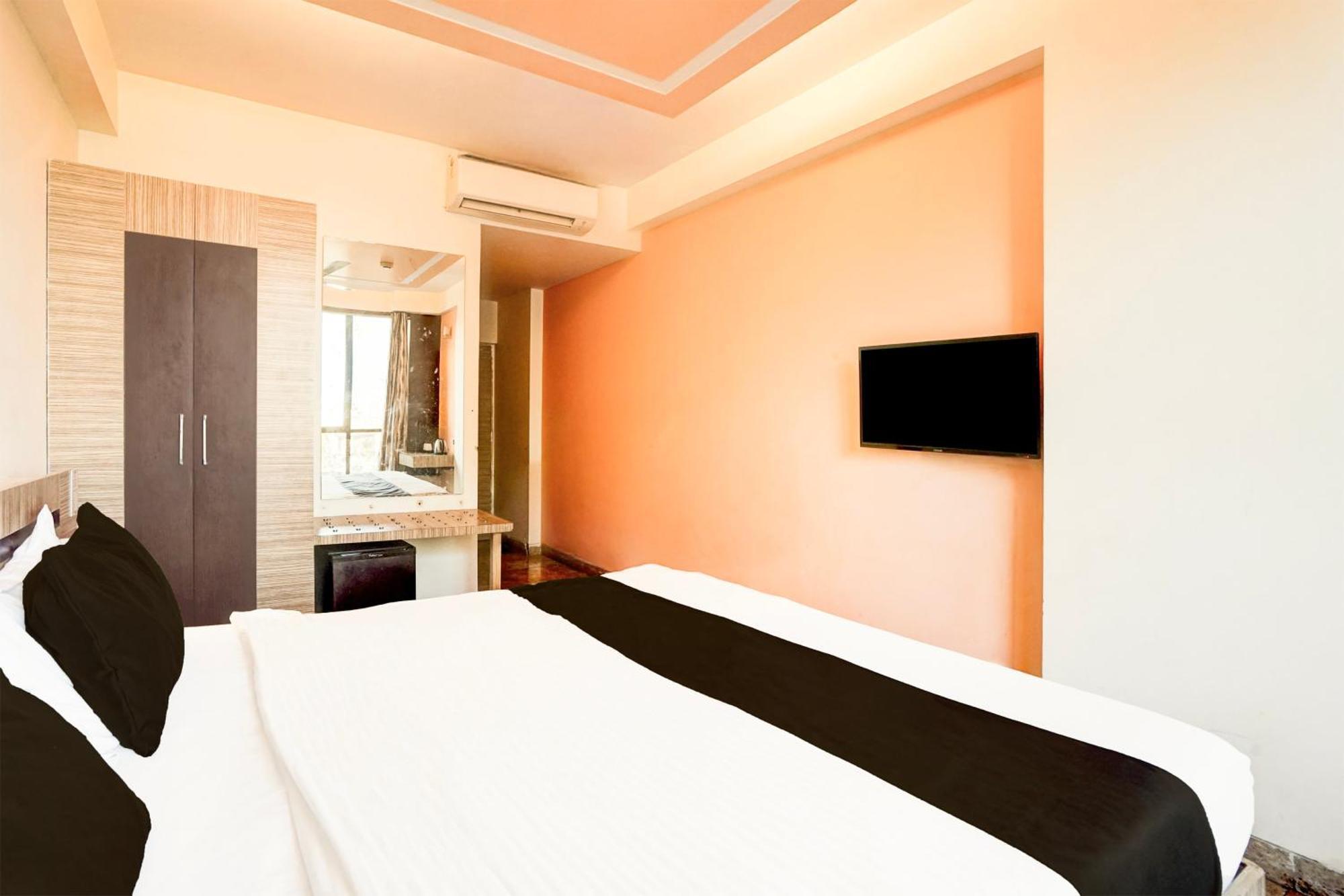 Hotel Super Collection O Adarsh Nagar Raja Park Formerly Apex Intercontinental Jaipur