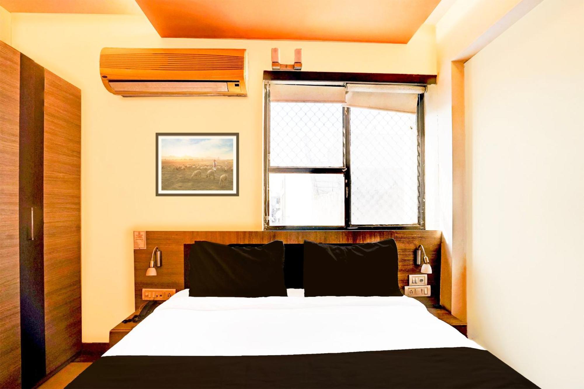 Super Collection O Adarsh Nagar Raja Park Formerly Apex Intercontinental Hotel 4*