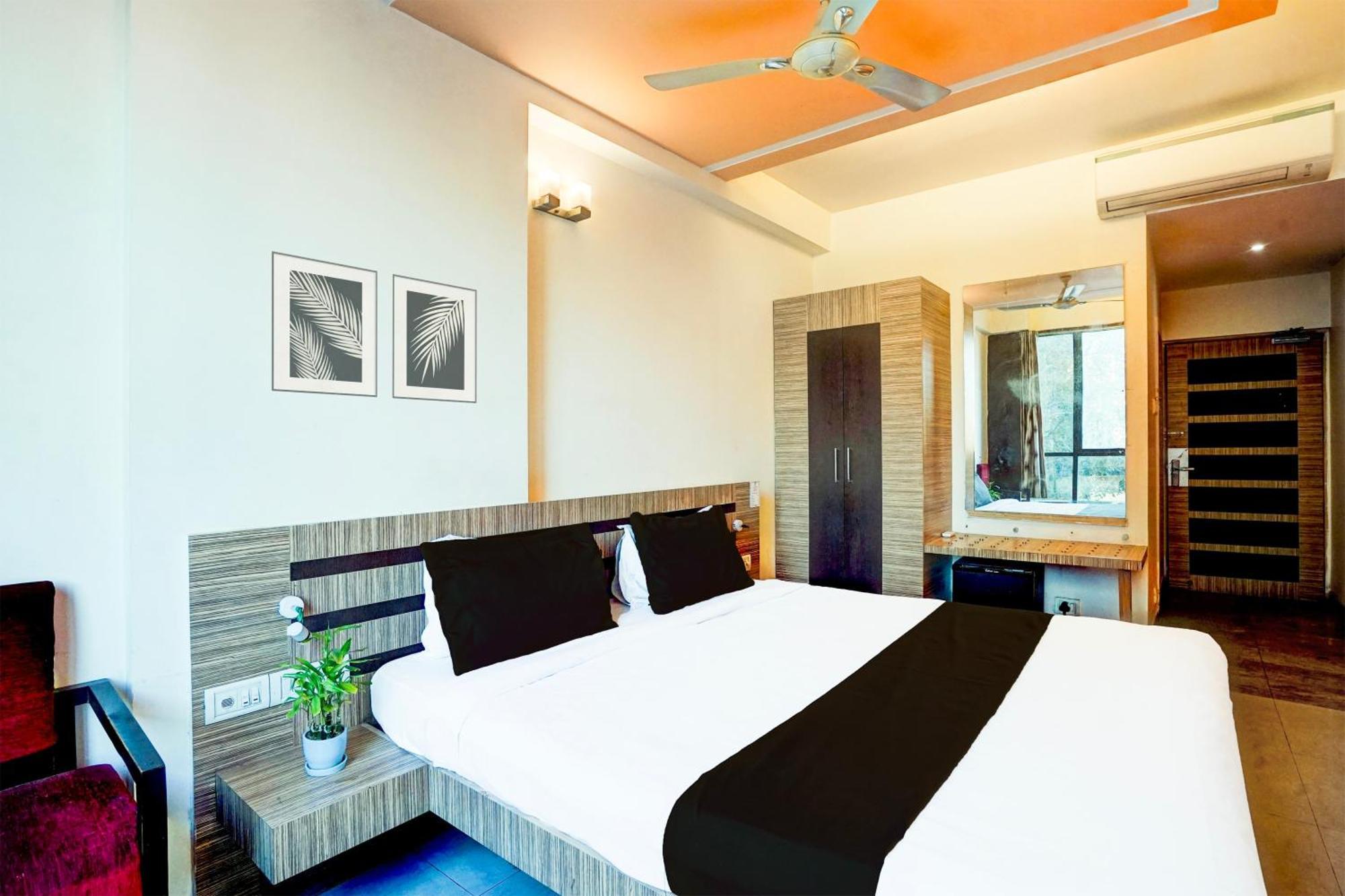 Super Collection O Adarsh Nagar Raja Park Formerly Apex Intercontinental 4* Jaipur