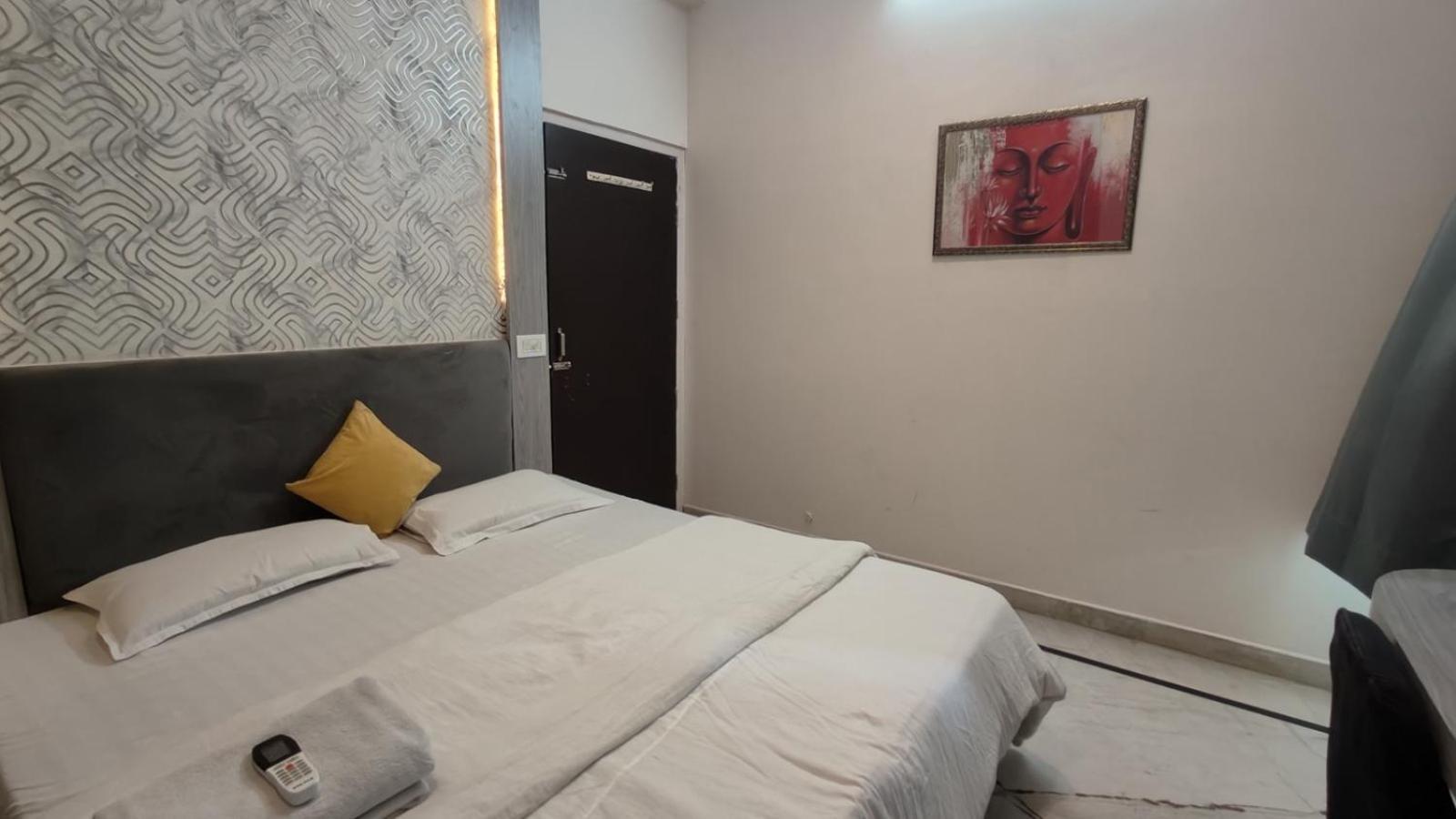 Staeg Joypore 2bhk Fullyfurnished *