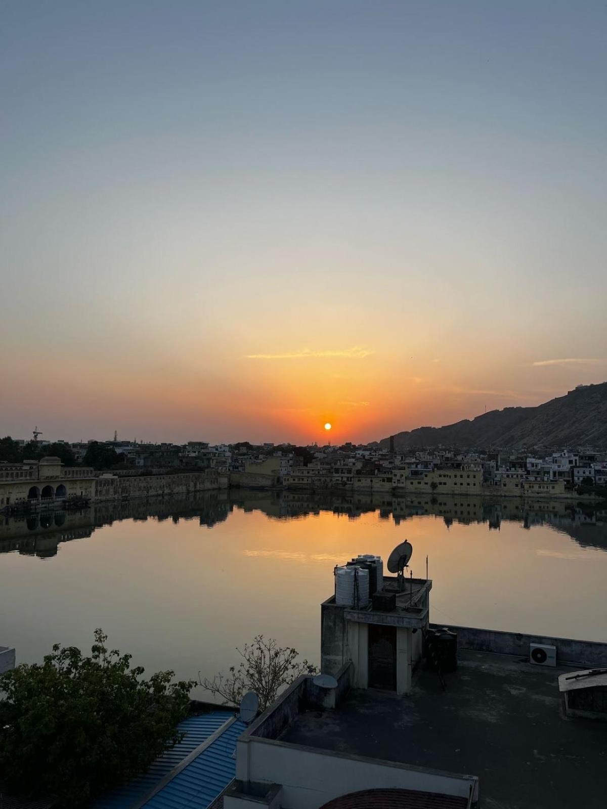 Hotel Govindam Royal 2*