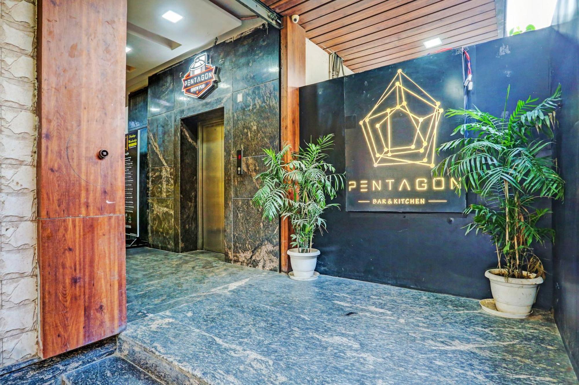 Resort Super Townhouse Vaishali Nagar Formerly Pentagon Boutique *