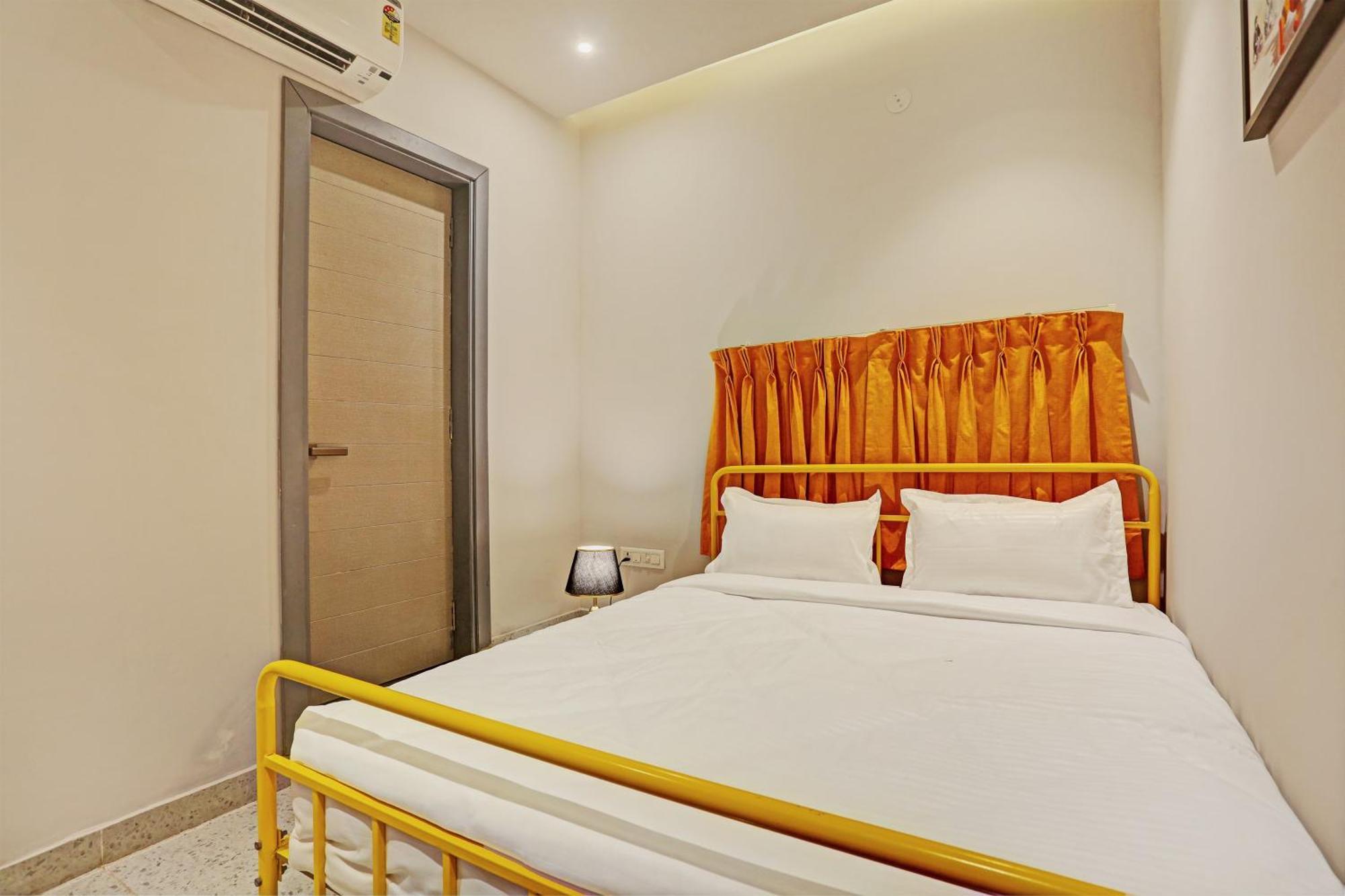 Resort Super Townhouse Vaishali Nagar Formerly Pentagon Boutique *