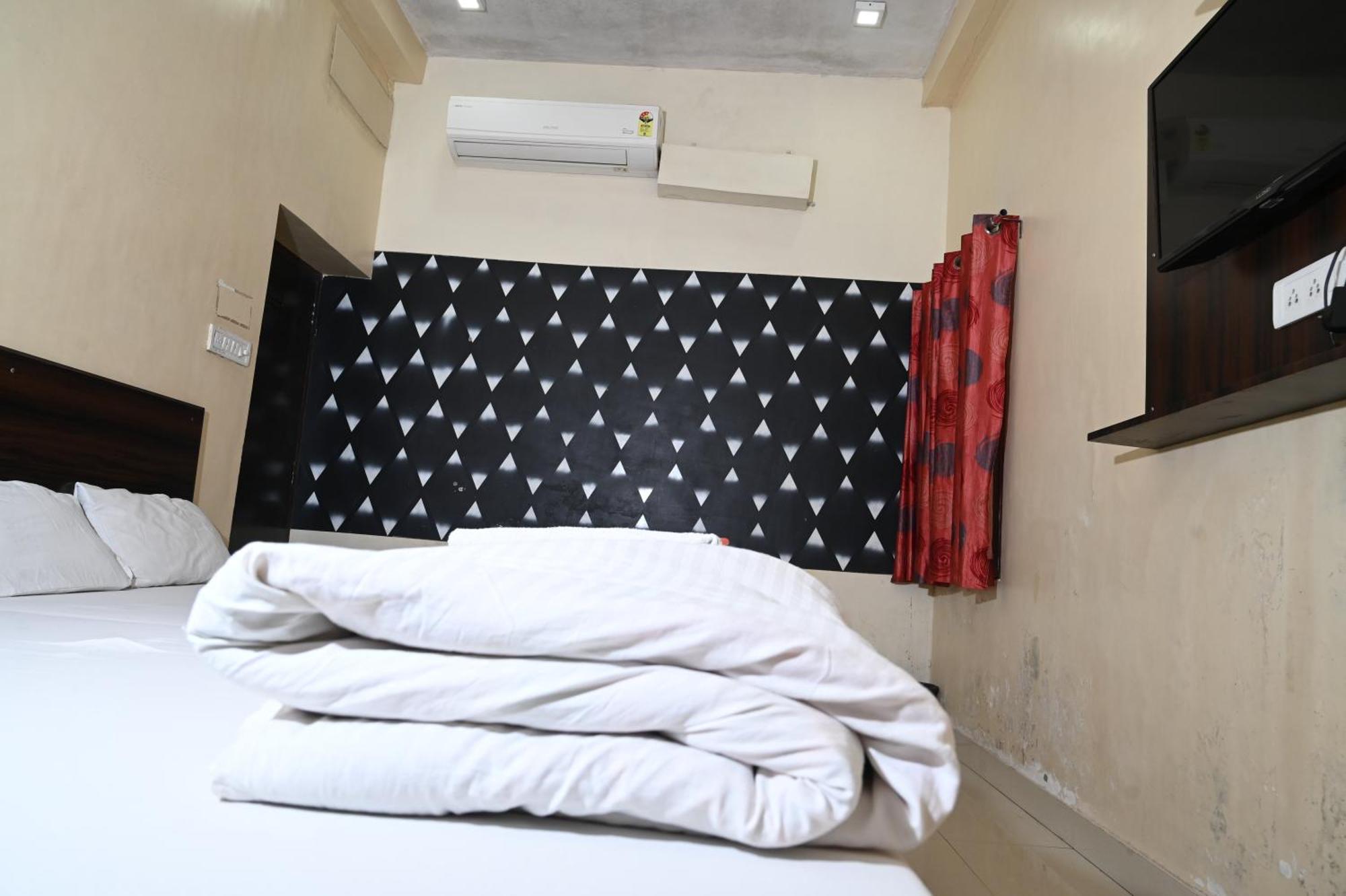 Balaji Palace Hotel 3*