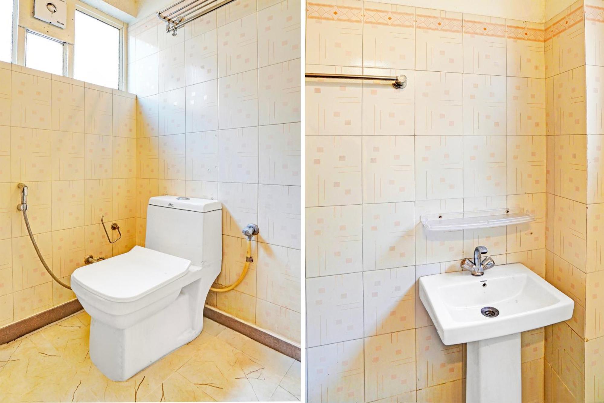 Townhouse Oak Nirman Nagar Mansarovar Hotel 4*