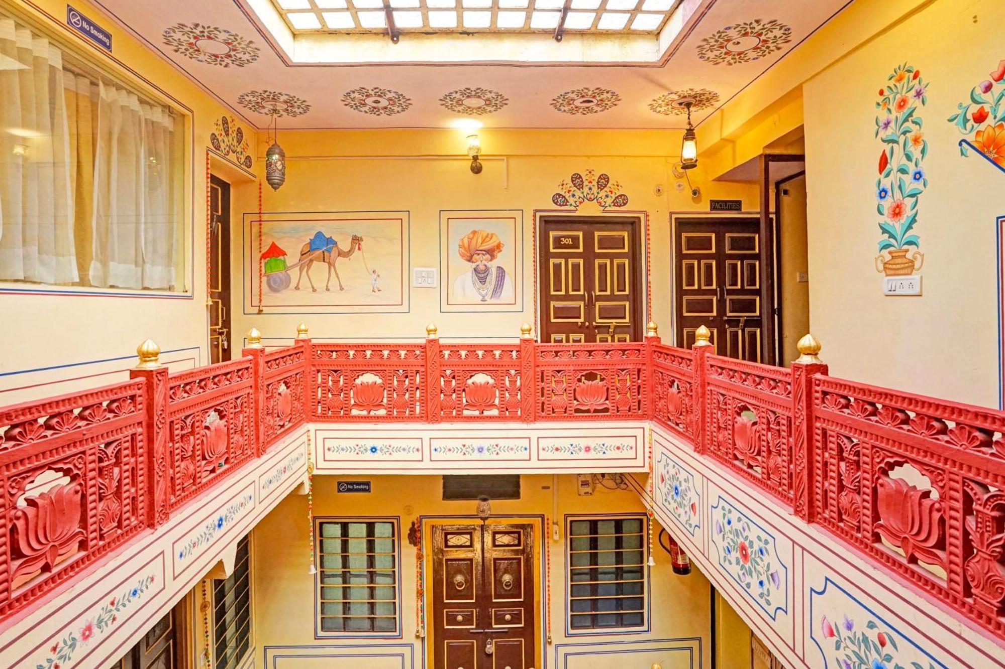 Hotel Collection O Ramganj Near Hawa Mahal 4*
