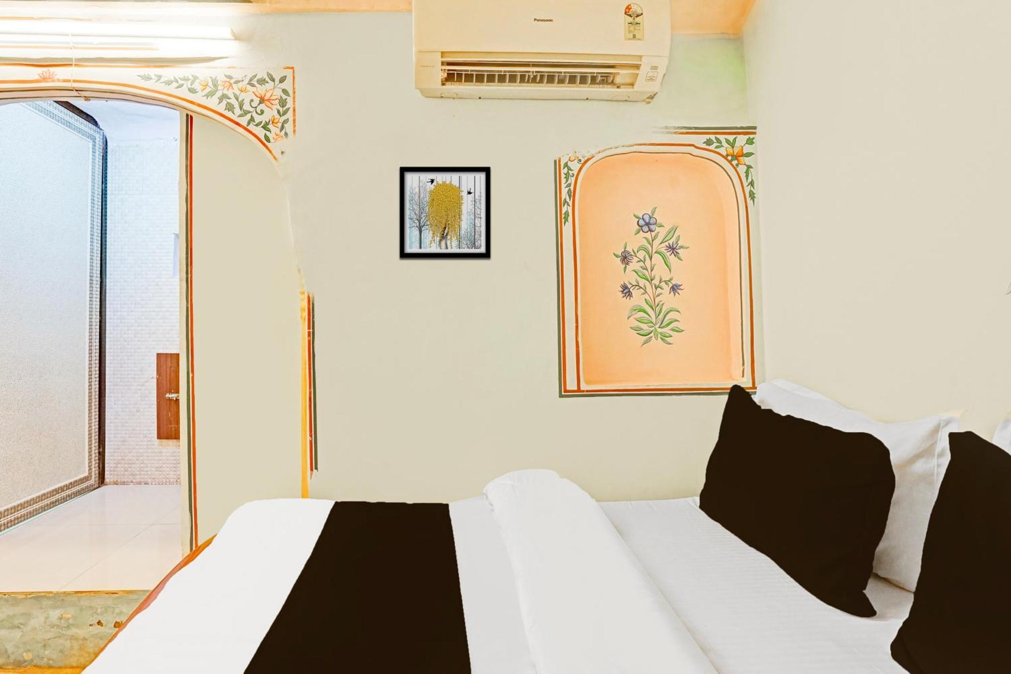 Hotel Collection O Ramganj Near Hawa Mahal Jaipur