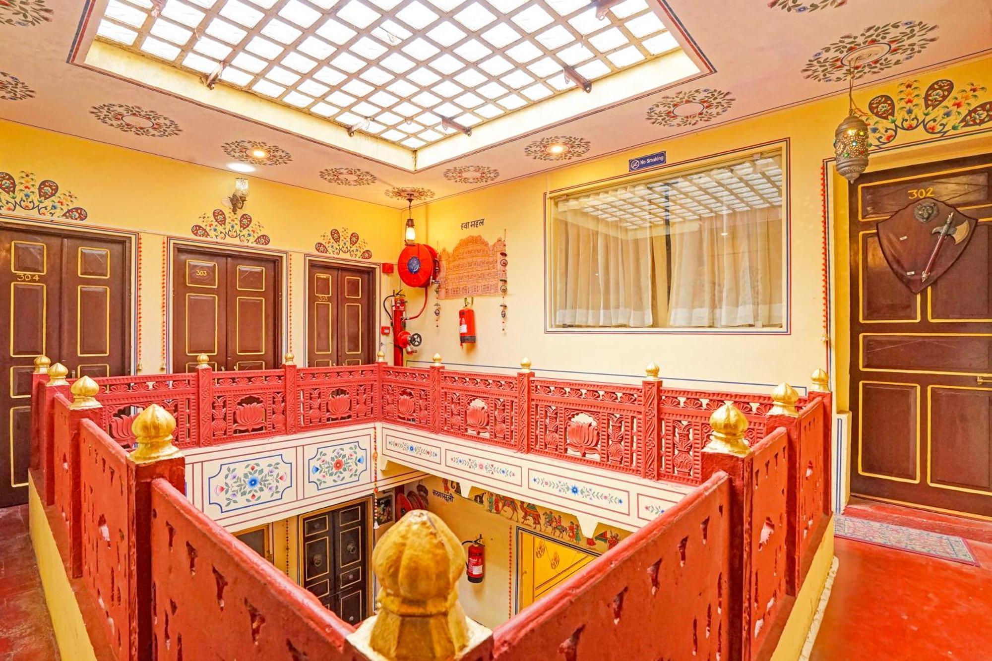 Collection O Ramganj Near Hawa Mahal 4*