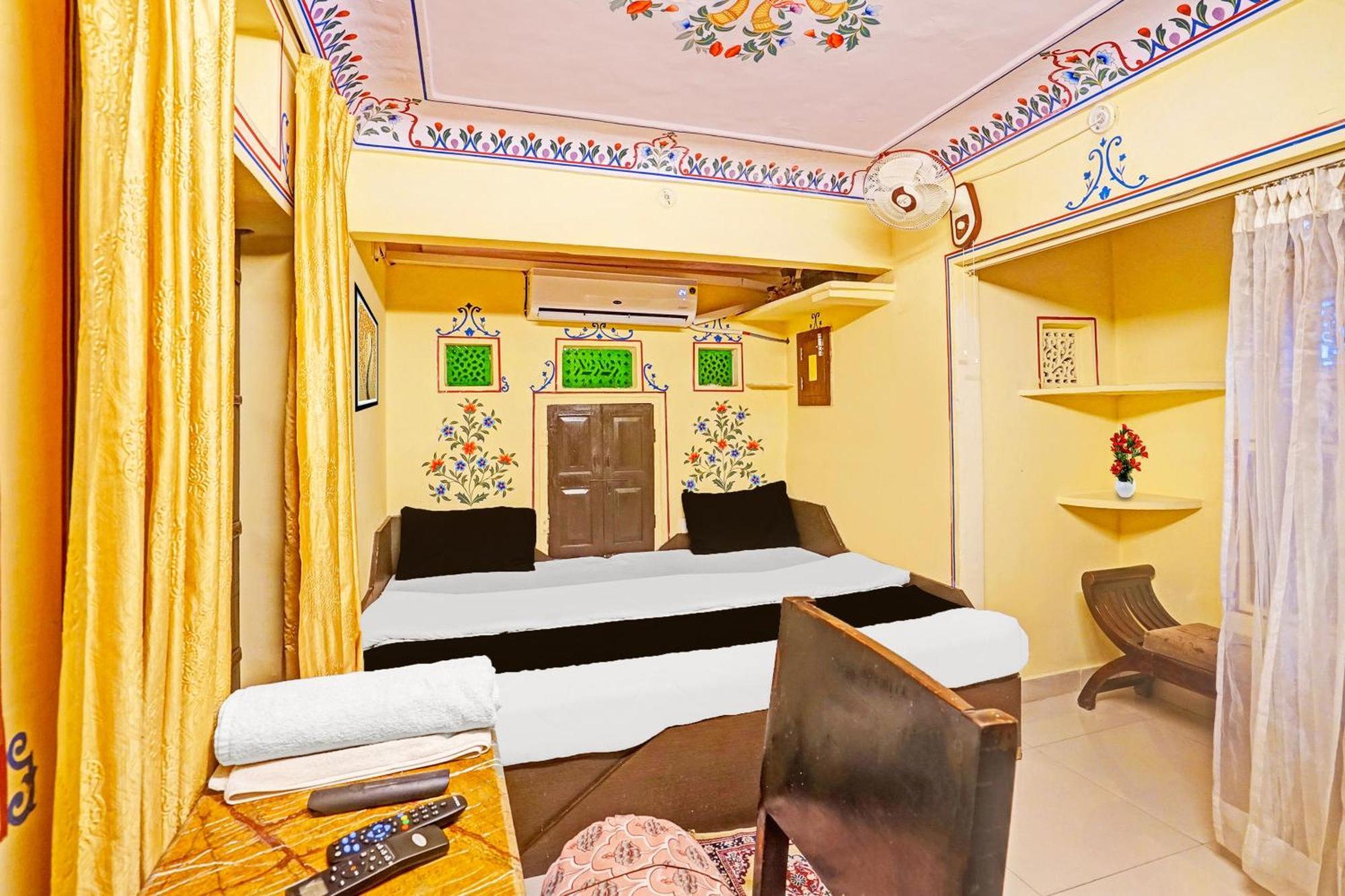 Hotel Collection O Ramganj Near Hawa Mahal
