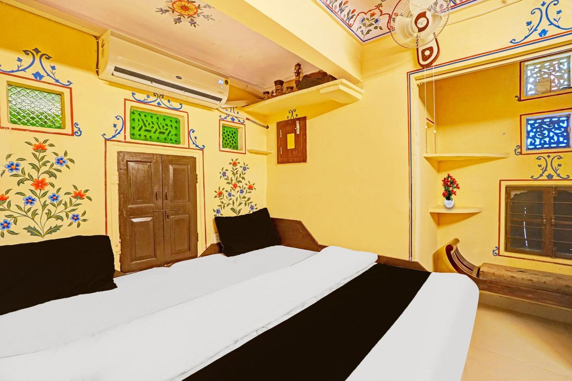 Collection O Ramganj Near Hawa Mahal 4*