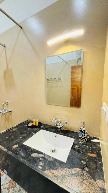 Umaid Niwas Guest house *