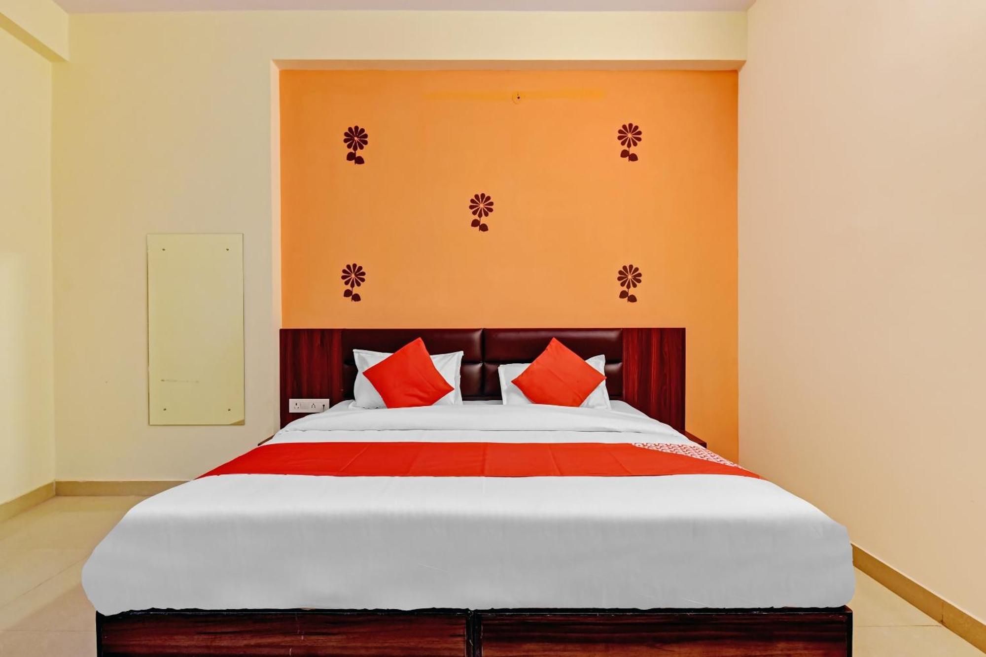 Hotel O Dev Palace 3*