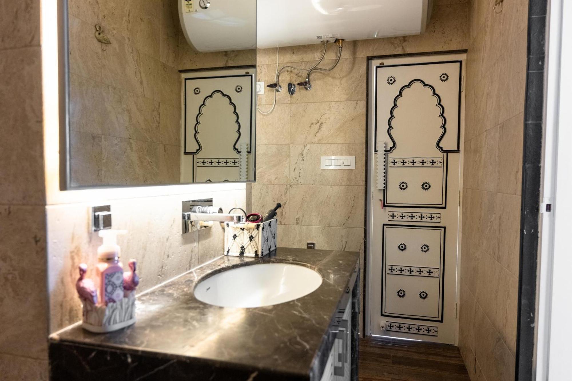 Bed & Breakfast Lalluji Luxe Jaipur