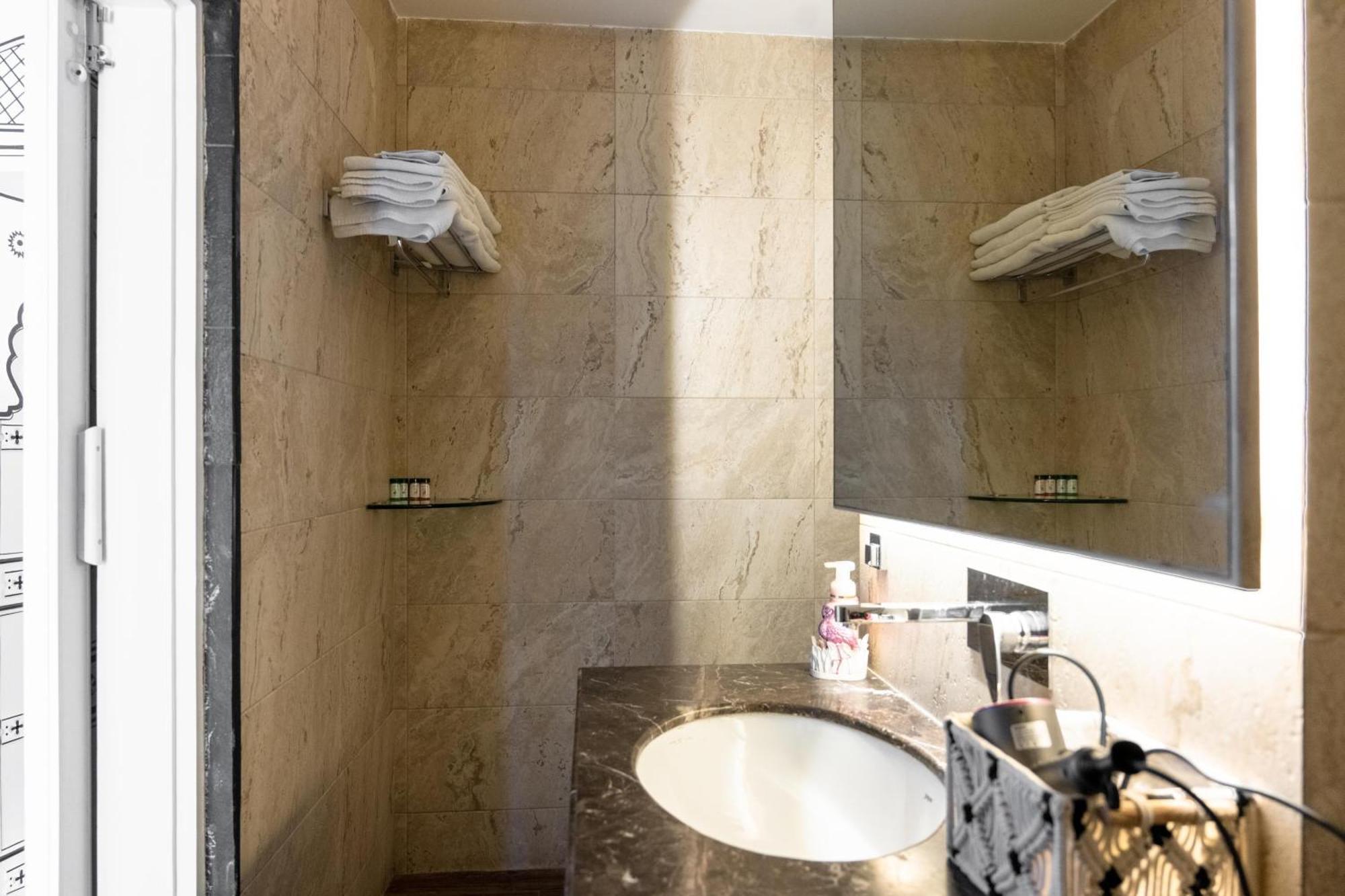 Lalluji Luxe *