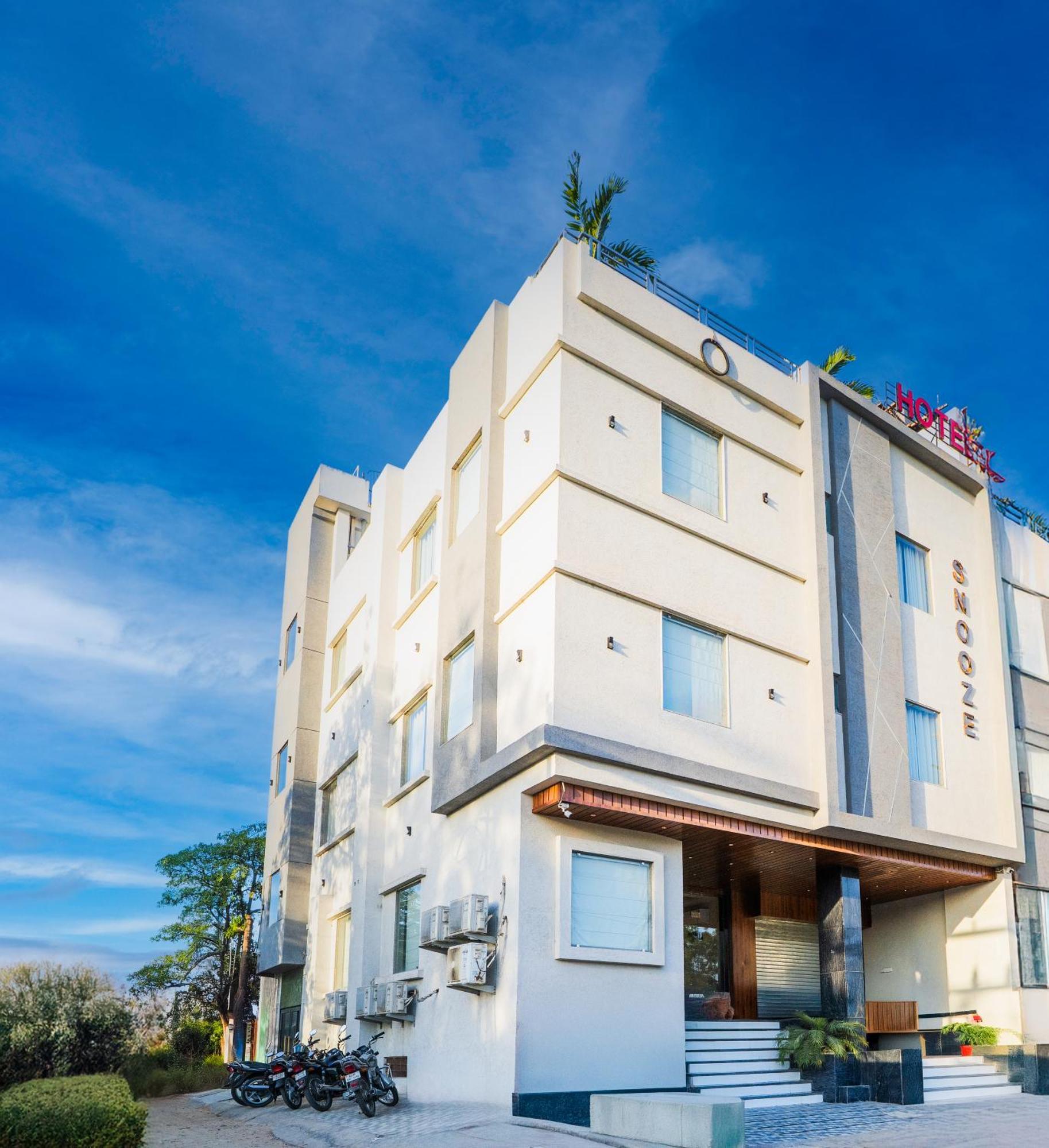 Snooze Hotel Jaipur