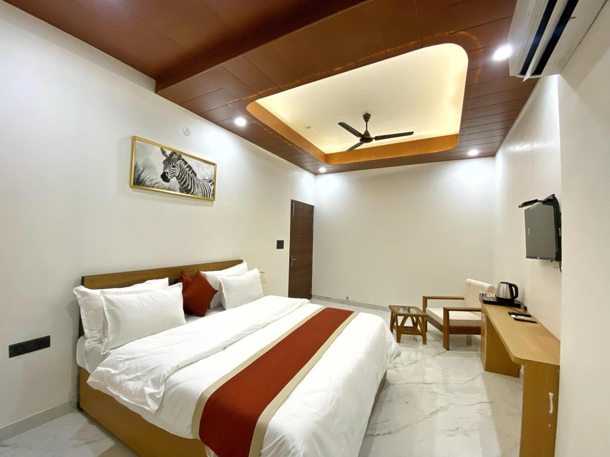 Luxe Stay's *