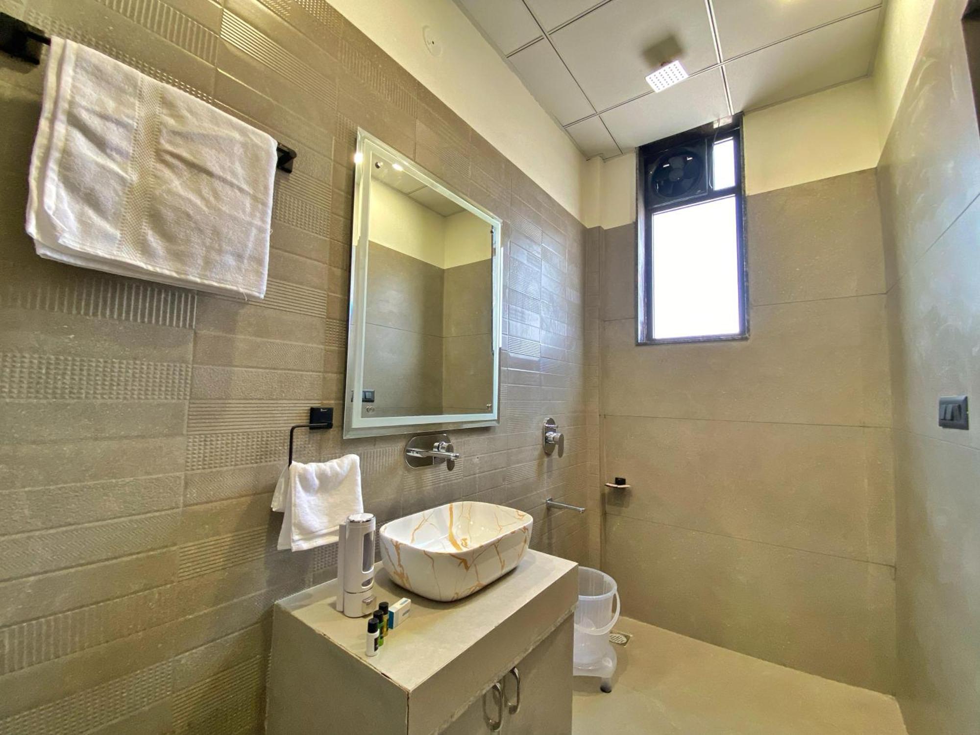 Luxe Stay's *