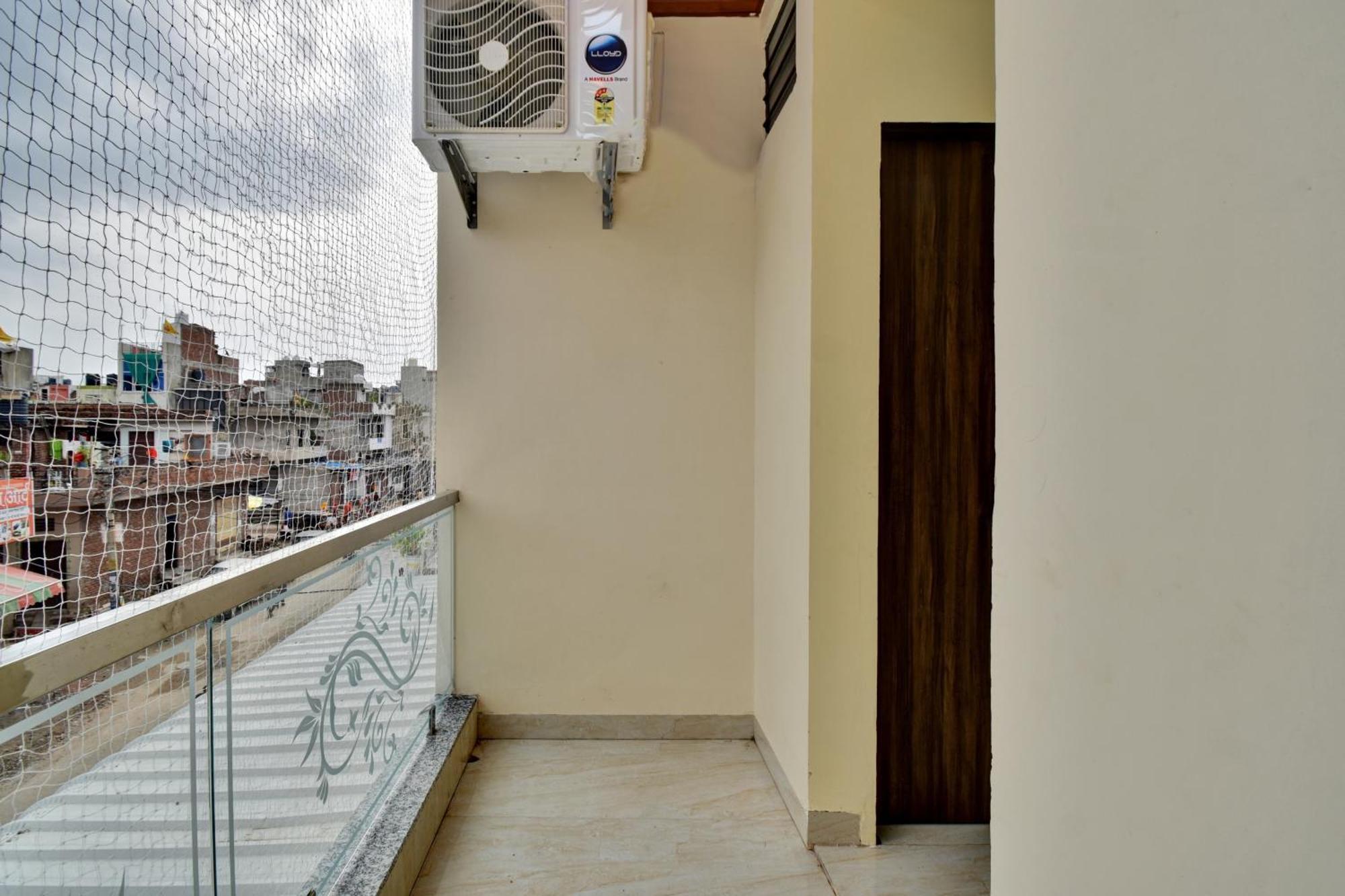 Hotel O Prateek 3*