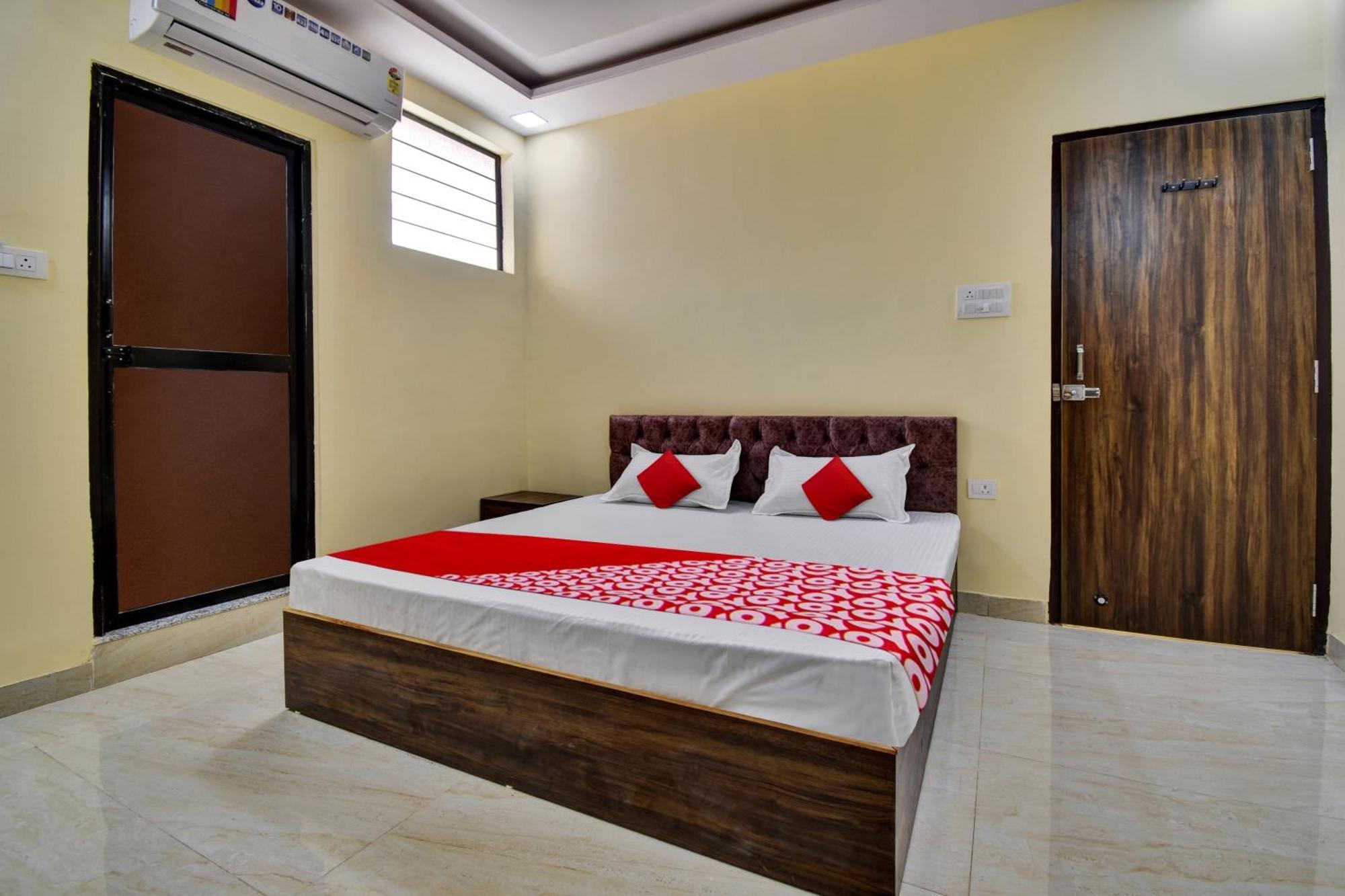 Hotel O Prateek 3*
