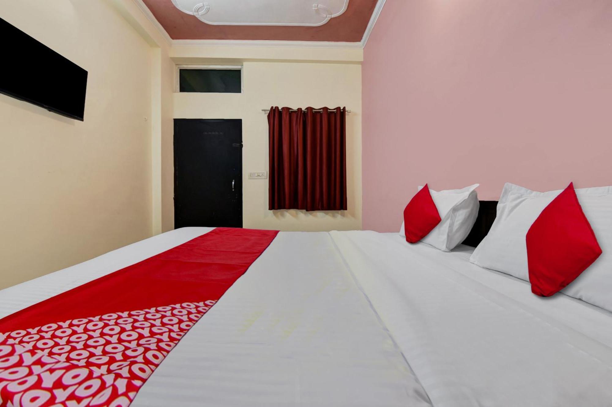 Hotel Oyo Sapphire 3*