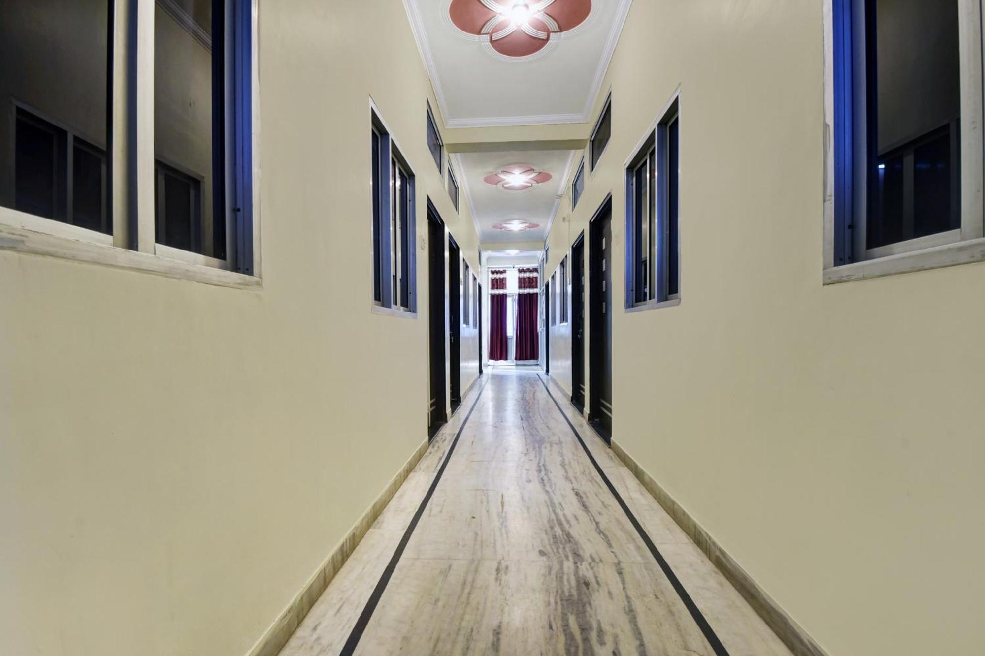 Oyo Sapphire 3* Jaipur