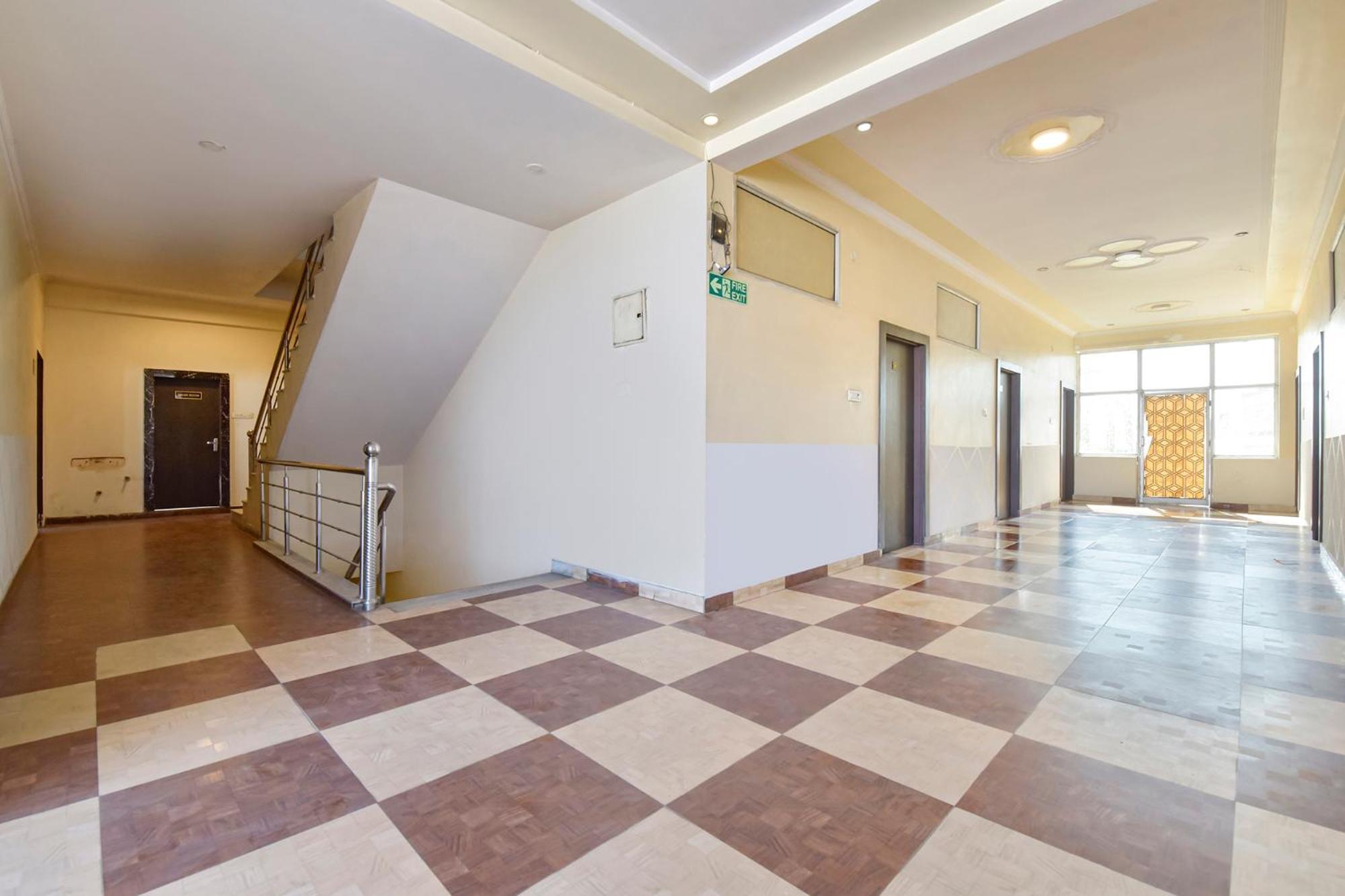 Fabhotel Dream Palace