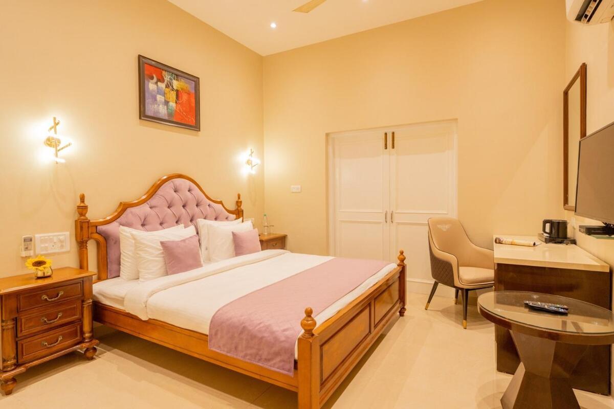 Elivaas The Kanota Retreat 4 Bhk Near Kanota Dam With Pvt Pool & Hill Views Jaipur