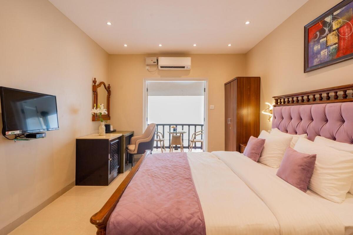 Elivaas The Kanota Retreat 4 Bhk Near Kanota Dam With Pvt Pool & Hill Views Villa *