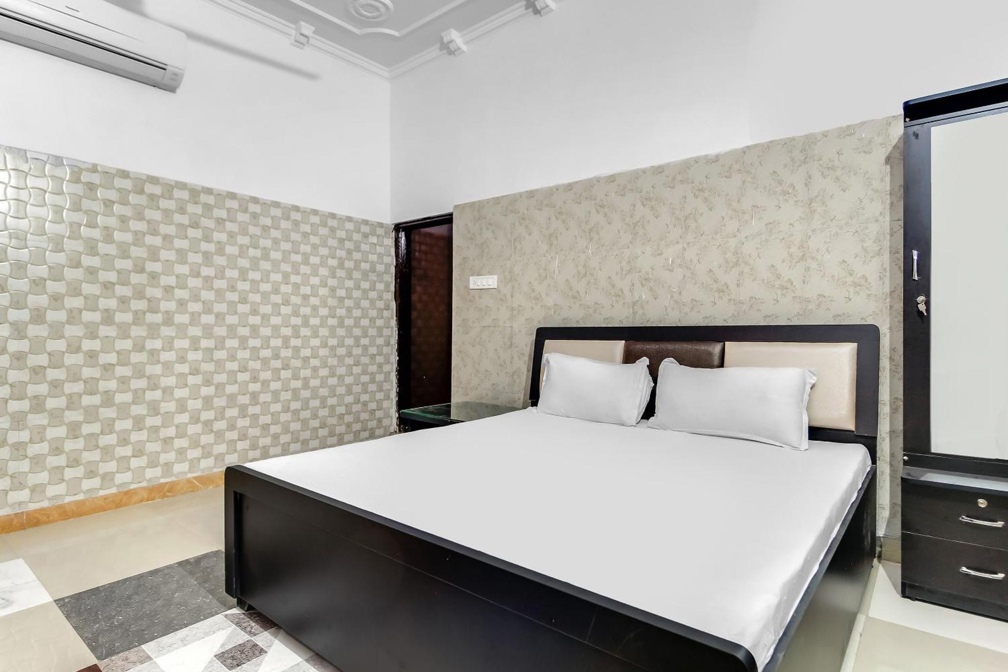 Hotel O Jawahar Palace Jaipur