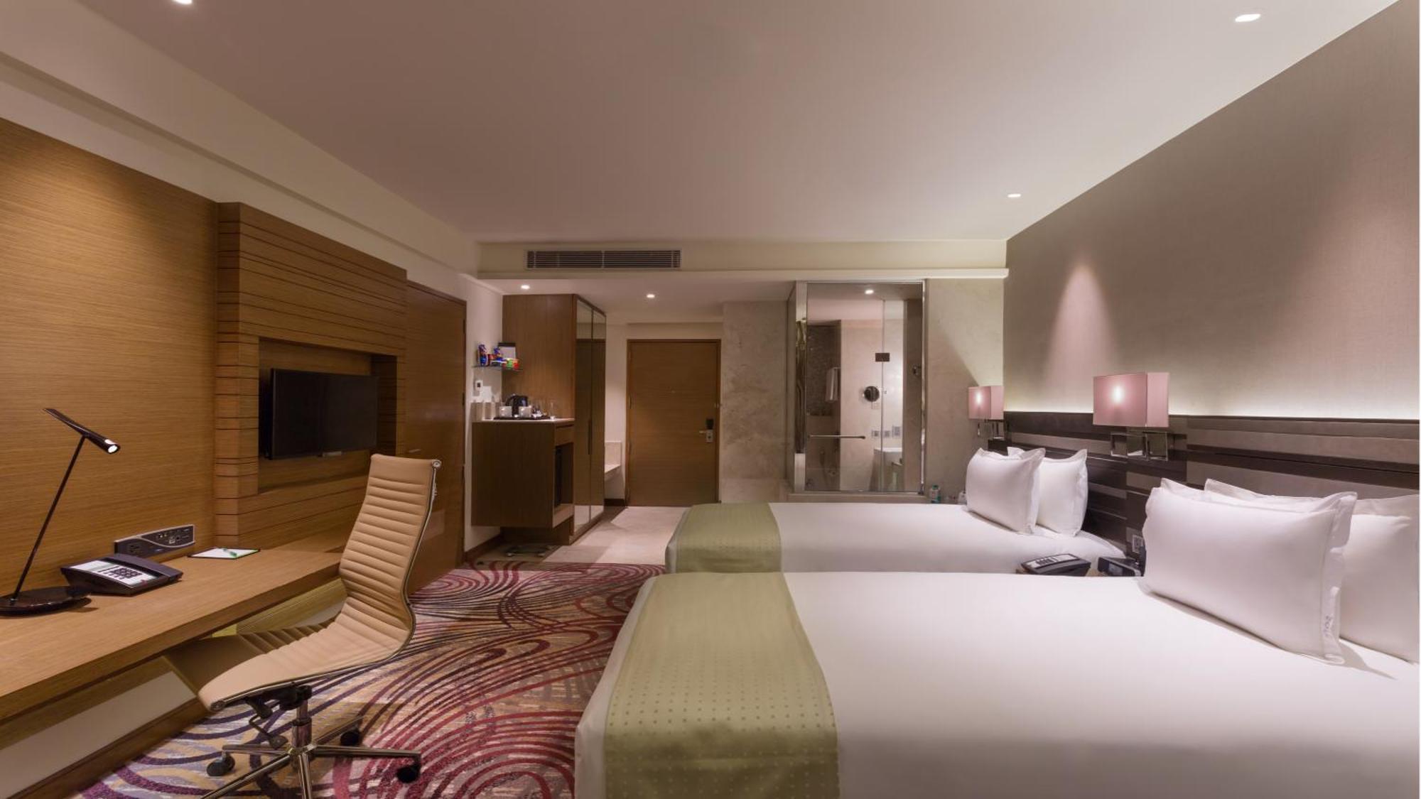 Hotel Centre By Ihg 5*