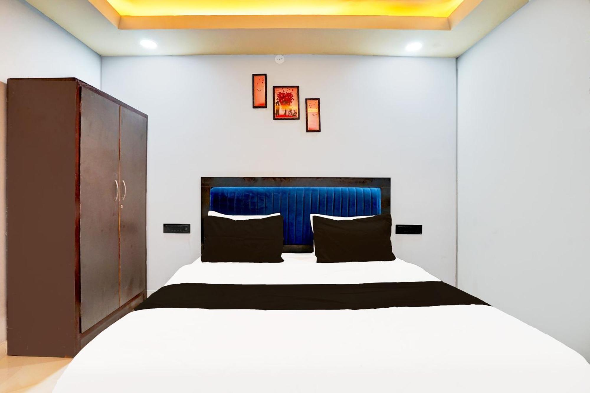 Hotel O Blue Moon